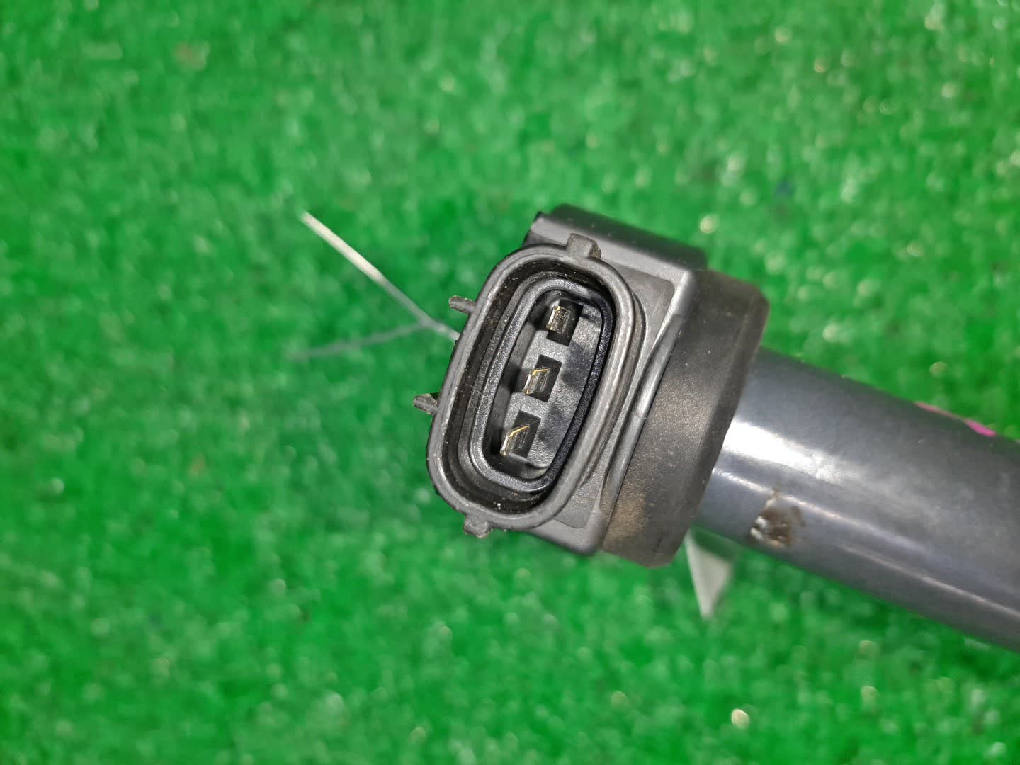 Катушка зажигания MITSUBISHI GALANT FORTIS CY6A 4J10 1832A064 2 ракурс