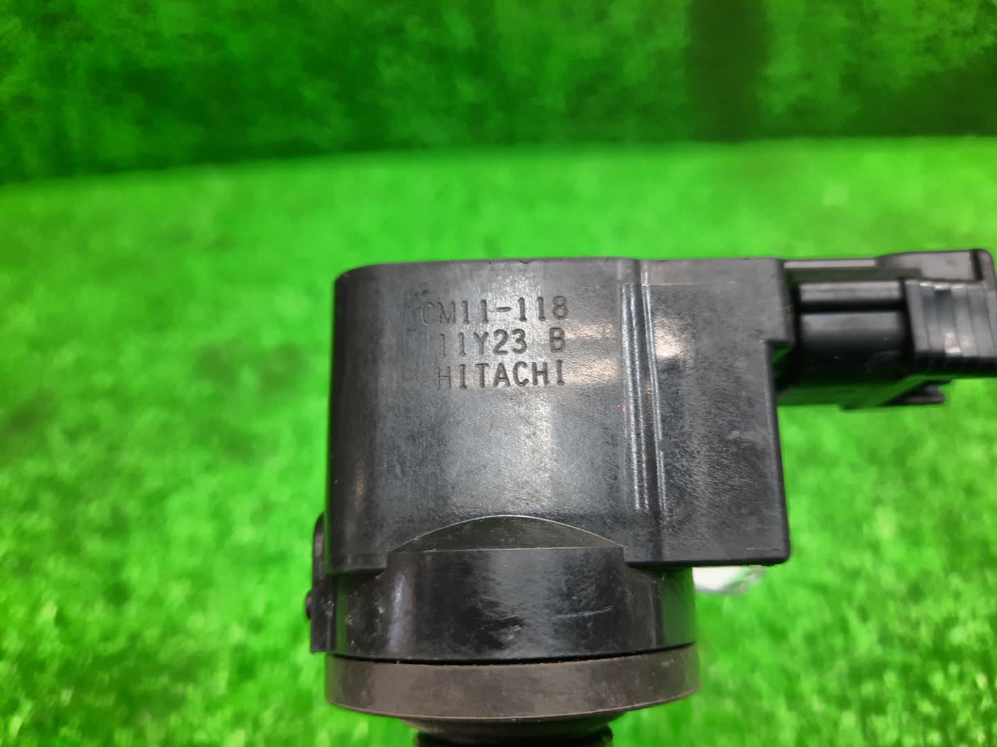 Катушка зажигания HONDA FIT GP1 LDA CM11-118 3 ракурс