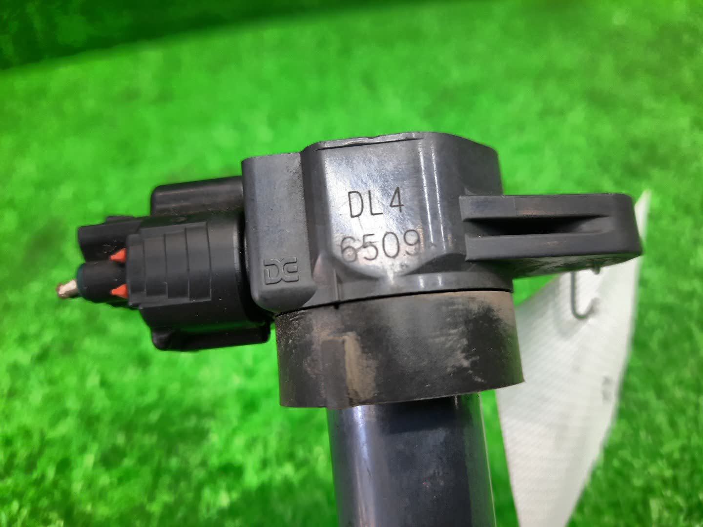 Катушка зажигания SUZUKI HUSTLER MR41S R06A DL46509 3 ракурс