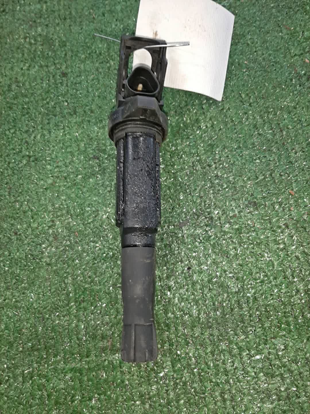 Катушка зажигания BMW 3-Series E90 N46B20BA 12137551260 1 ракурс