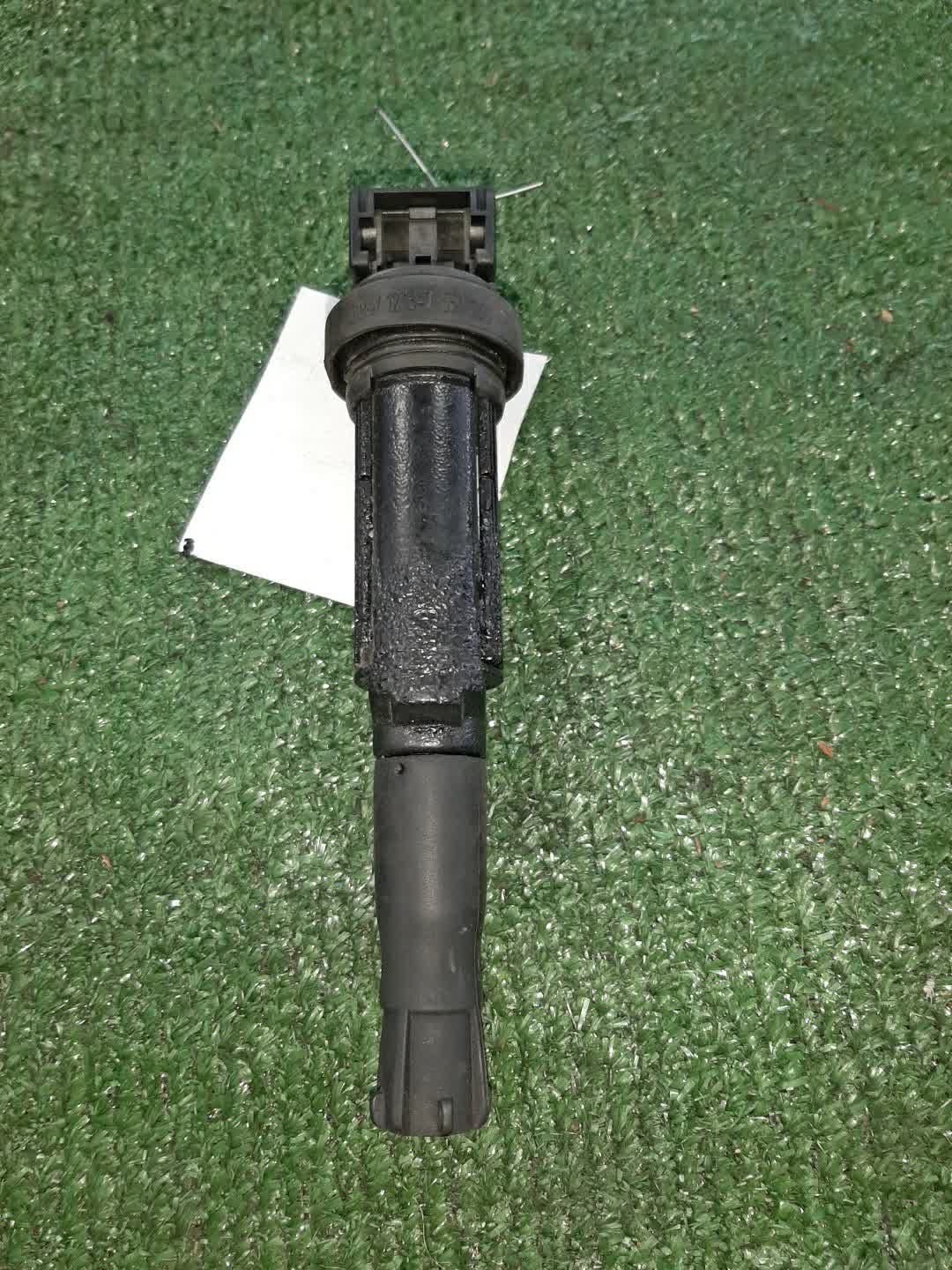 Катушка зажигания BMW 3-Series E90 N46B20BA 12137551260 2 ракурс