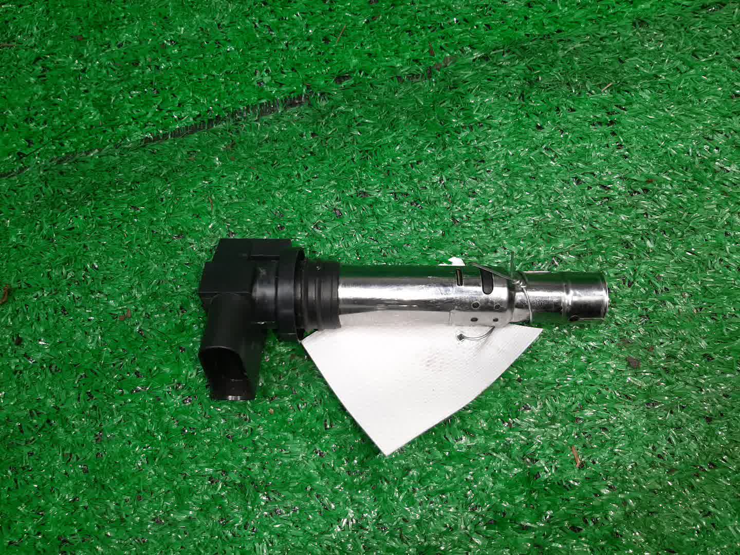 Катушка зажигания VOLKSWAGEN TOURAN 1T3 CAVC 036905715F 1 ракурс