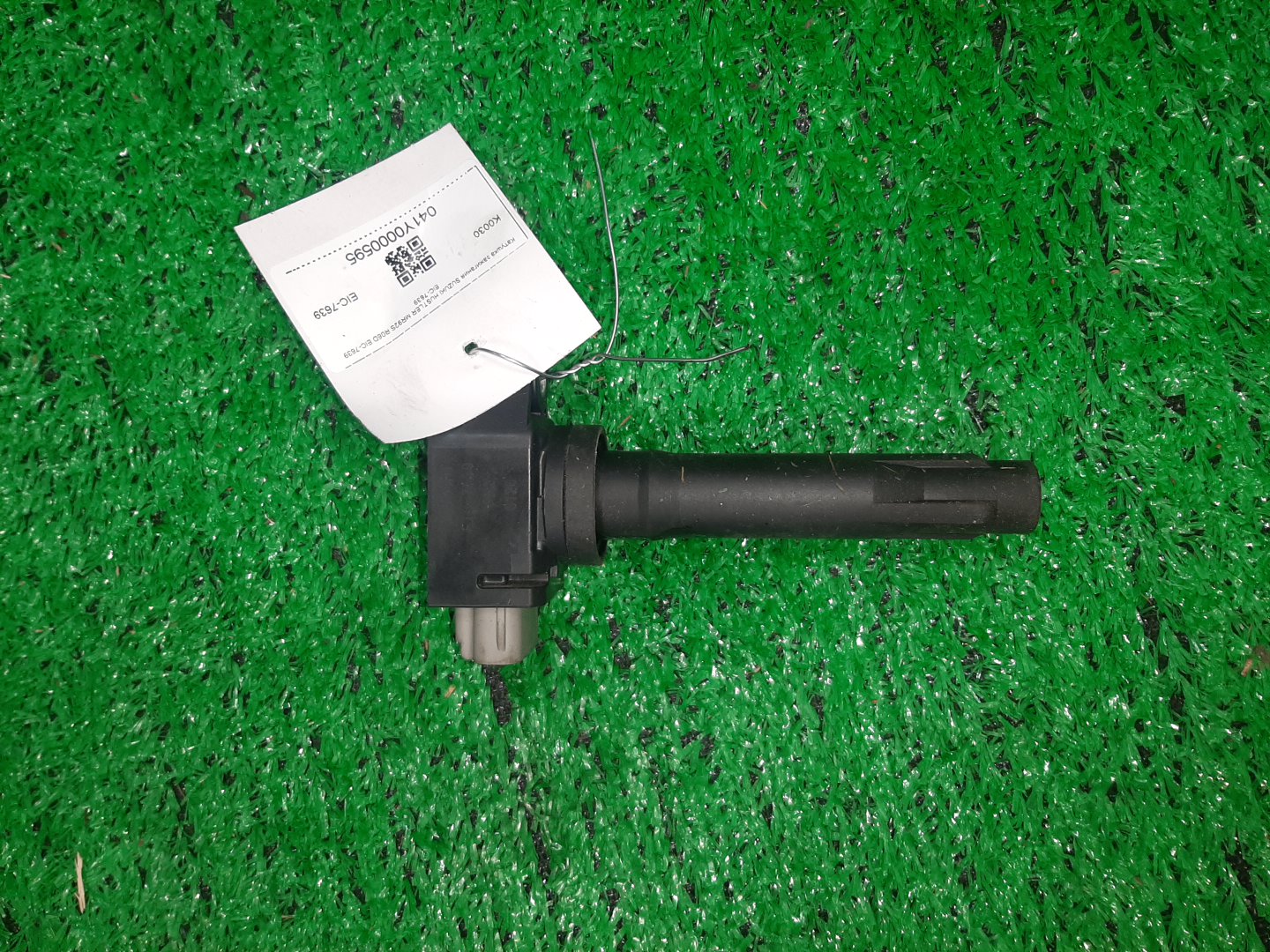 Катушка зажигания SUZUKI HUSTLER MR92S R06D EIC-7639 1 ракурс