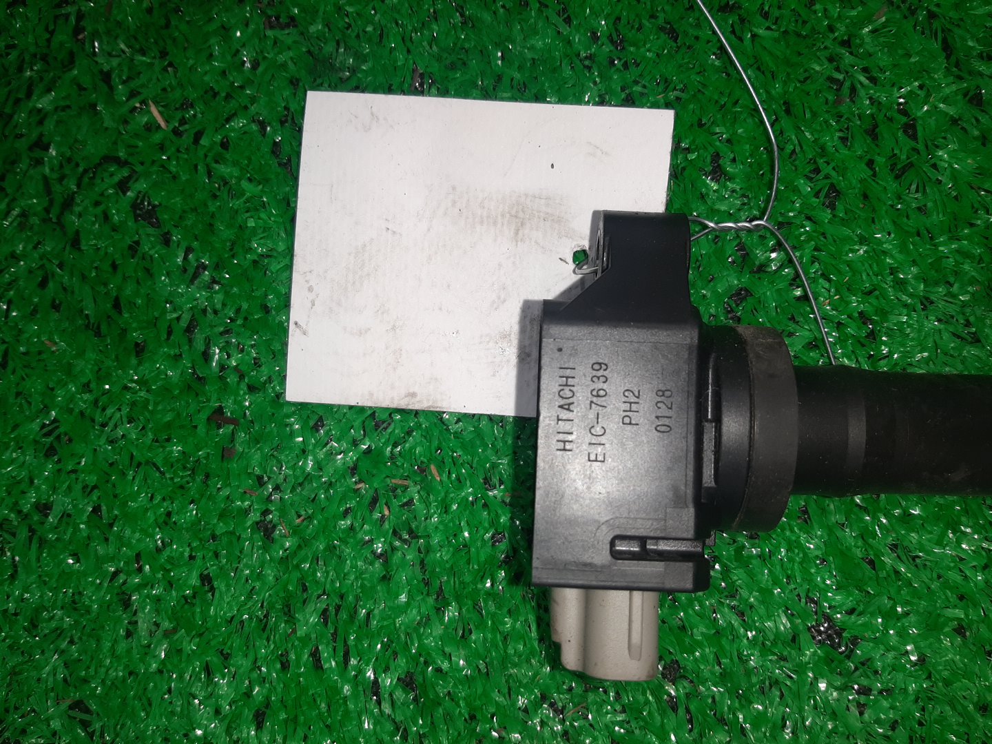 Катушка зажигания SUZUKI HUSTLER MR92S R06D EIC-7639 2 ракурс