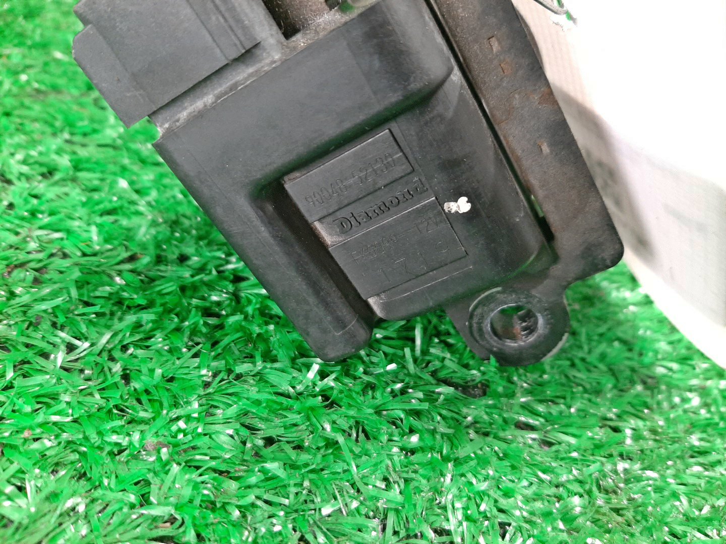 Катушка зажигания DAIHATSU TERIOS, CAMI J102G, J122G, J102E, J122E K3-VE 90048-52130 2 ракурс
