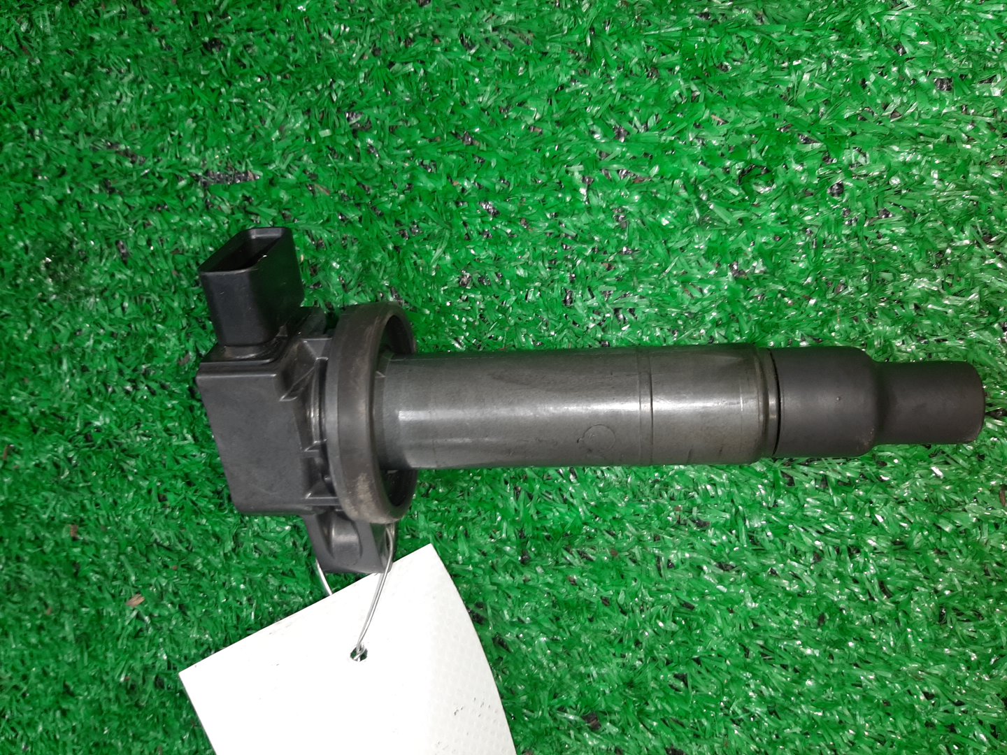 Катушка зажигания TOYOTA RACTIS SCP100 2SZ-FE 90919-02240 1 ракурс