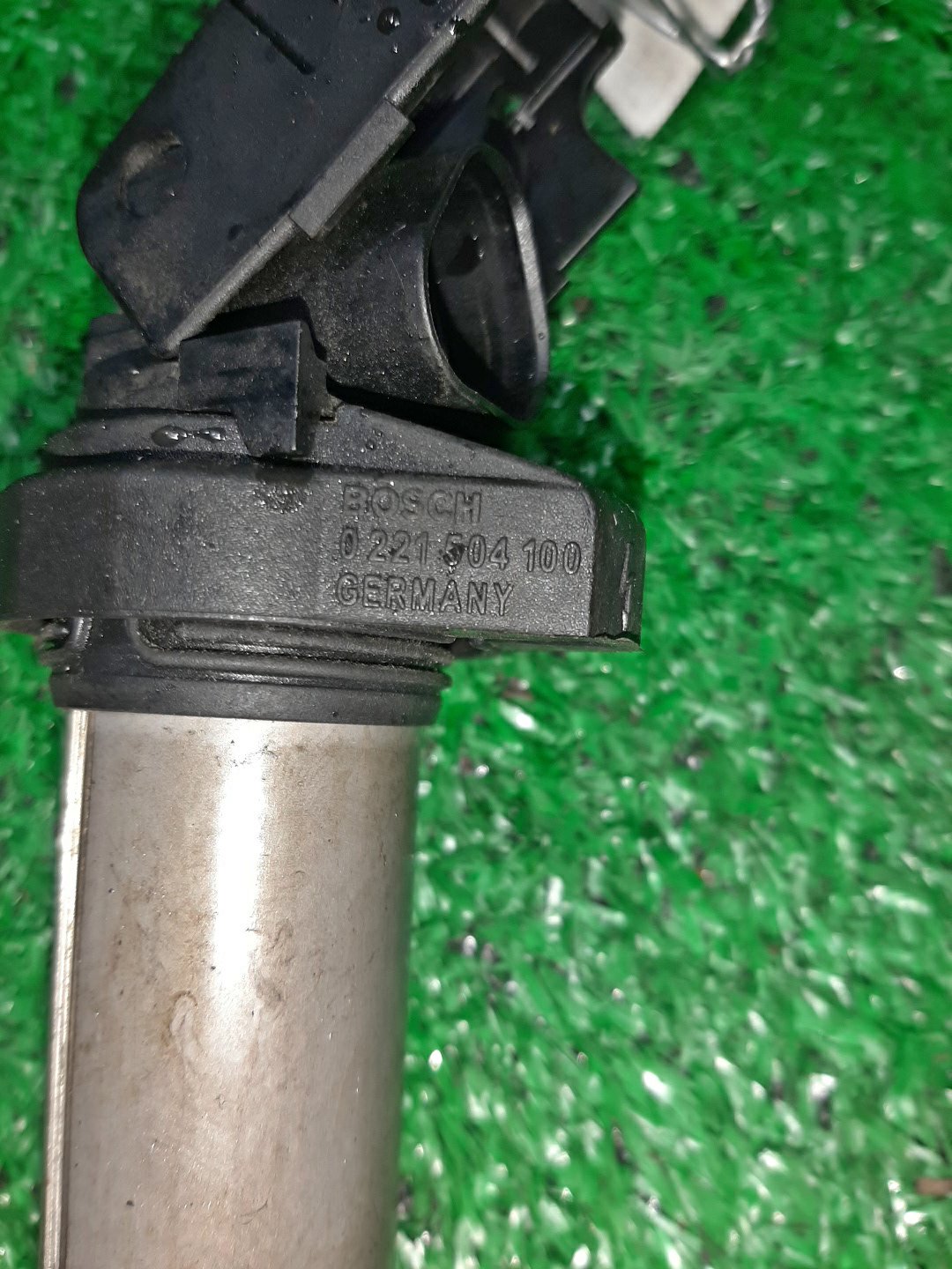 Катушка зажигания BMW 3-Series E90 N46B20B 0221504100 2 ракурс