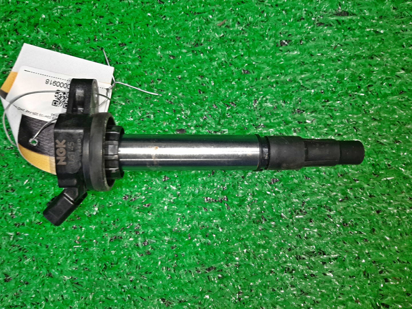 Катушка зажигания TOYOTA ISIS ZGM10G 2ZR-FAE 1 ракурс Катушка зажигания TOYOTA ISIS ZGM10G 2ZR-FAE 1 ракурс