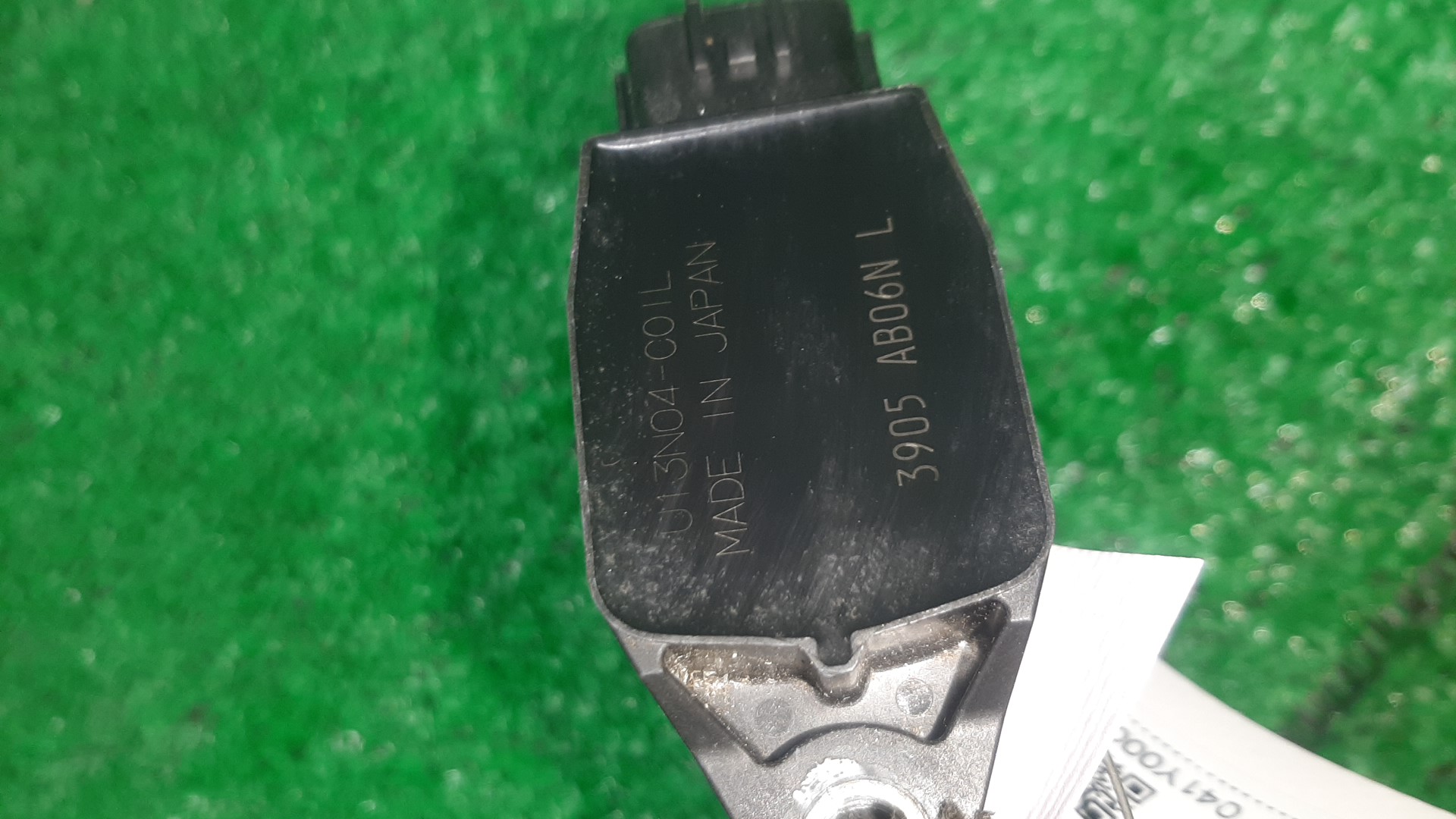 Катушка зажигания NISSAN LAFESTA B30 MR20DE 3905A-B06NL 2 ракурс