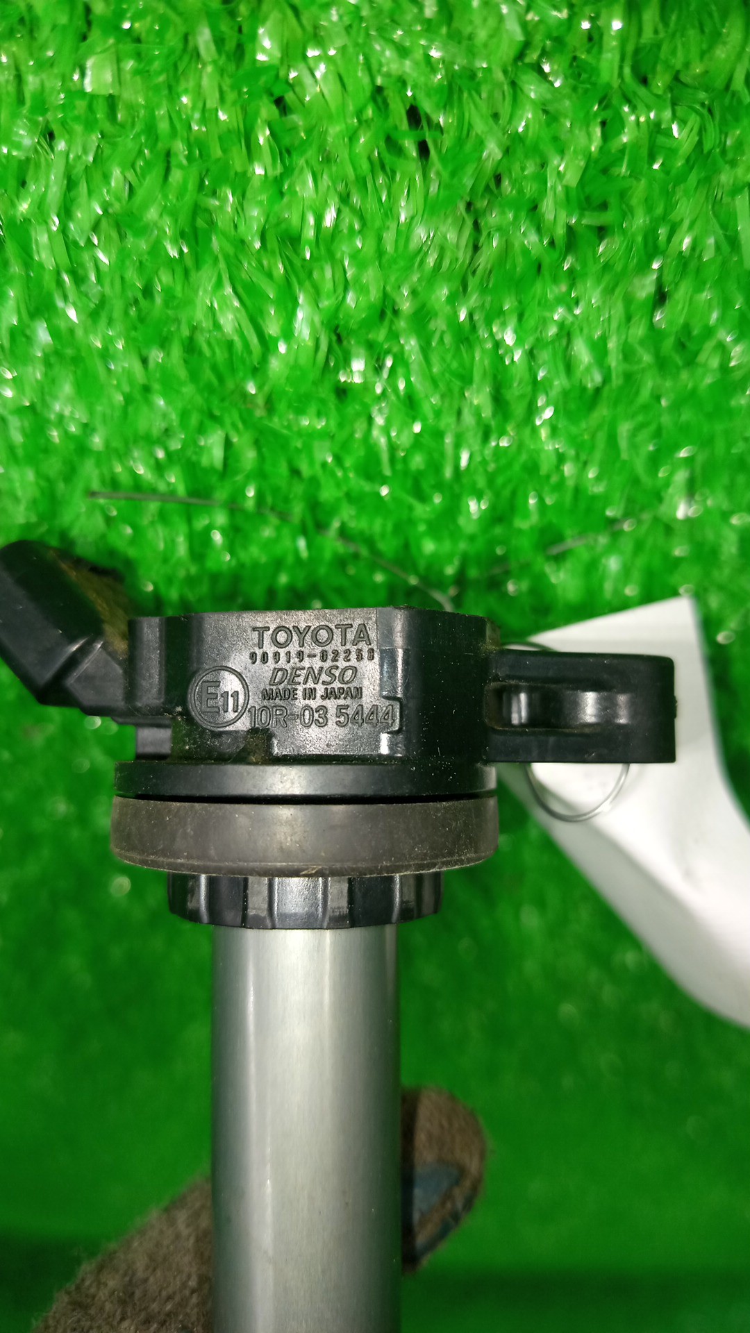 Катушка зажигания TOYOTA ISIS ZGM10G 2ZR-FAE 90919-02258 2 ракурс