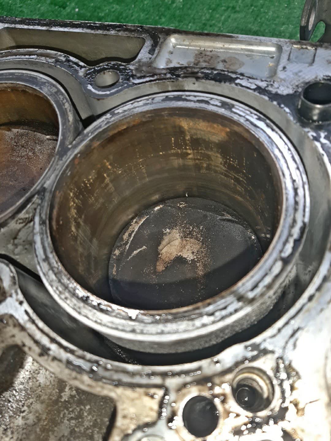 Коленвал NISSAN BLUEBIRD SYLPHY NG11 HR15DE 3 ракурс