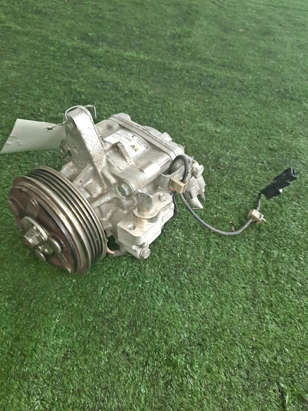 Компрессор кондиционера HONDA N-ONE JG1 S07A 1 ракурс
