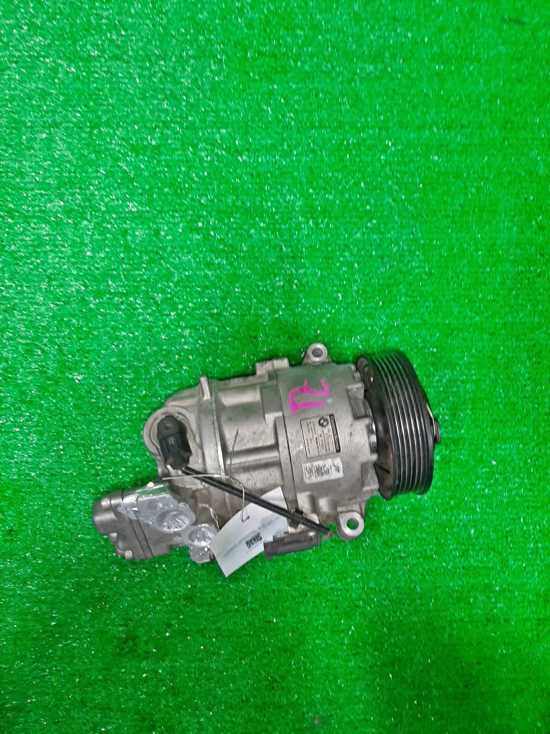 Компрессор кондиционера BMW 1-Series E87 N45B16AC 9-182-793-03 1 ракурс Компрессор кондиционера BMW 1-Series E87 N45B16AC 9-182-793-03 1 ракурс