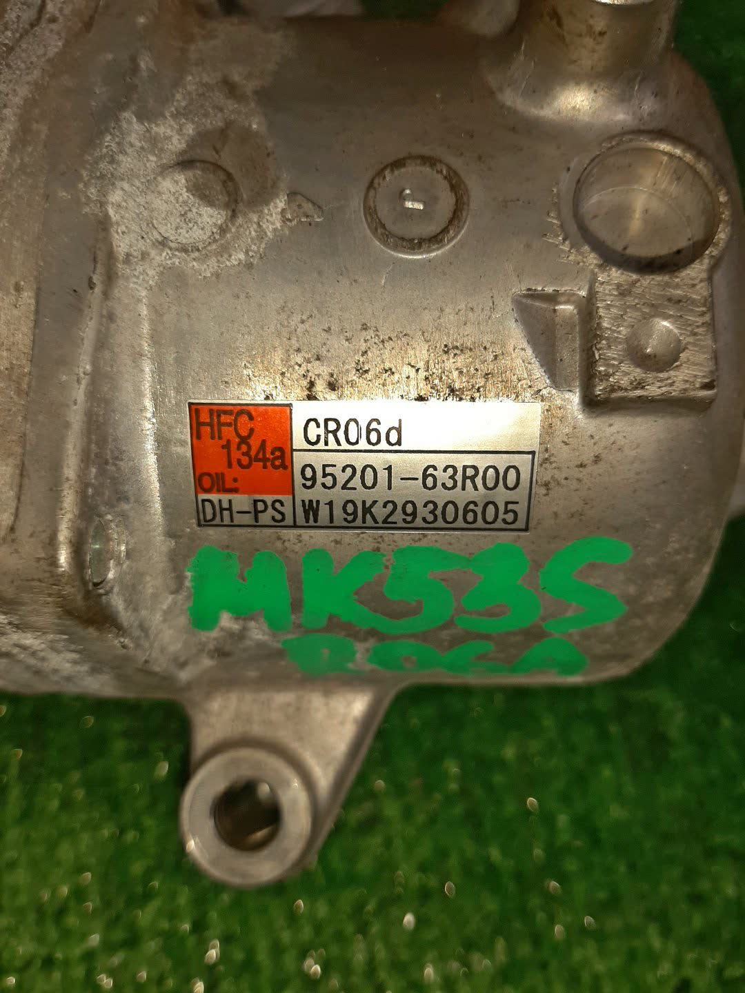 Компрессор кондиционера SUZUKI SPACIA MK53S R06A 95201-63R00 3 ракурс