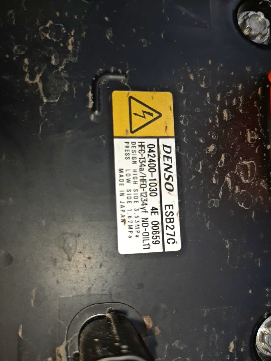 Компрессор кондиционера LEXUS UX300E KMA10 4KM 04400-1030 4 ракурс