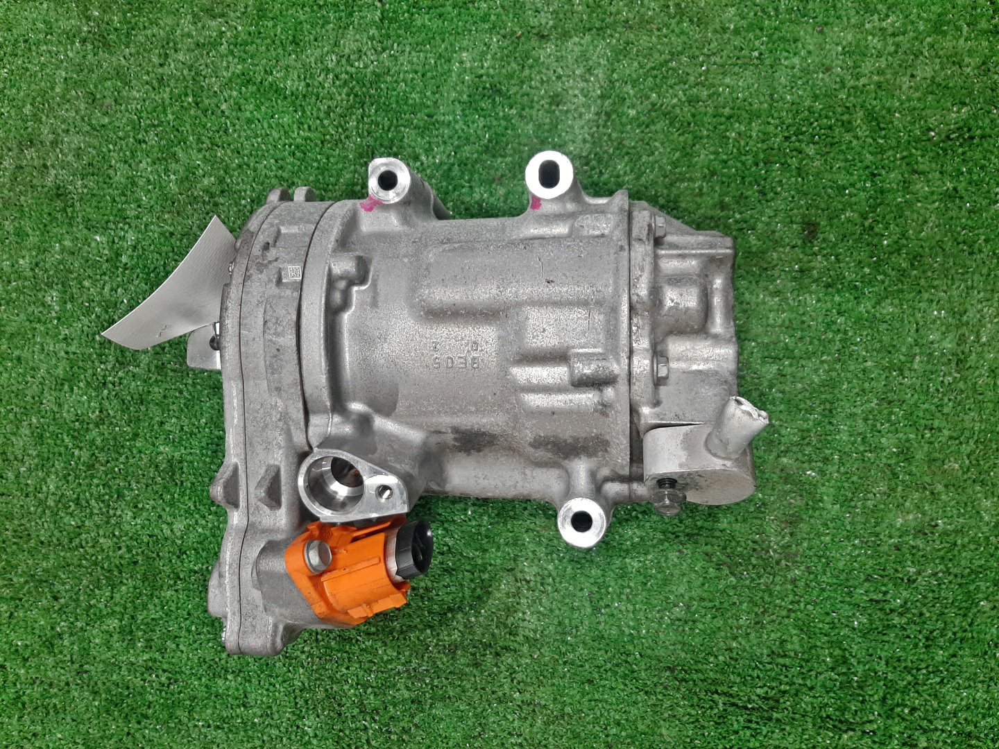 Компрессор кондиционера MITSUBISHI EK X B5AW MM48 92600-7PA0A 2 ракурс