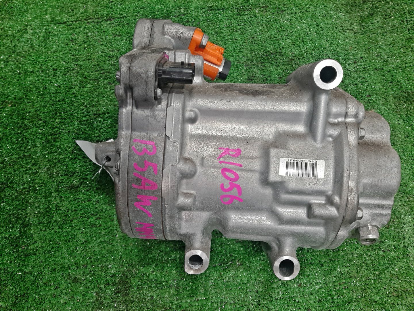 Компрессор кондиционера MITSUBISHI EK X B5AW MM48 92600-7PA0A 4 ракурс