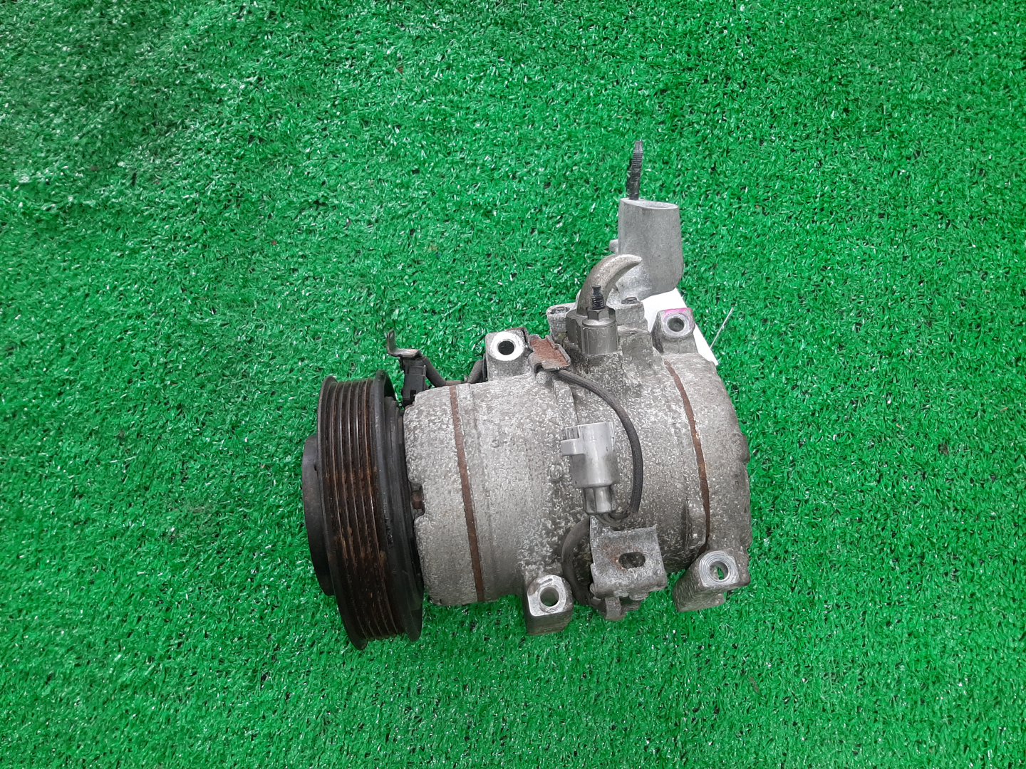 Компрессор кондиционера TOYOTA WINDOM MCV30 1MZ-FE 1 ракурс Компрессор кондиционера TOYOTA WINDOM MCV30 1MZ-FE 1 ракурс