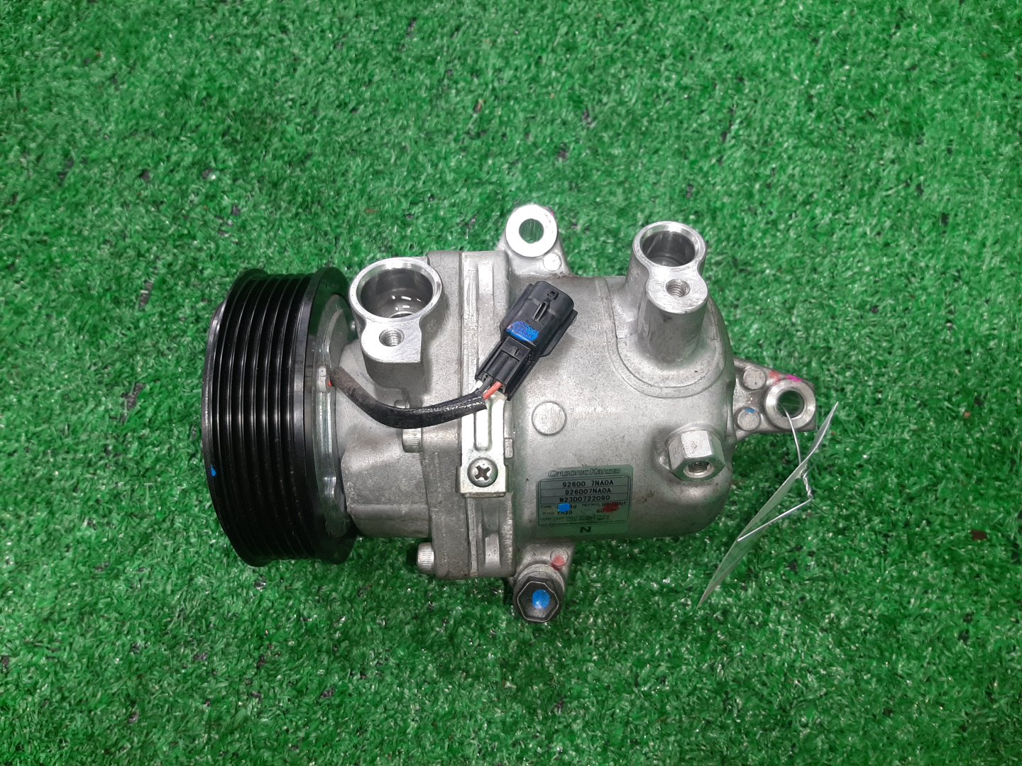 Компрессор кондиционера NISSAN DAYZ B48W BR06DET 92600-7NA0A 1 ракурс