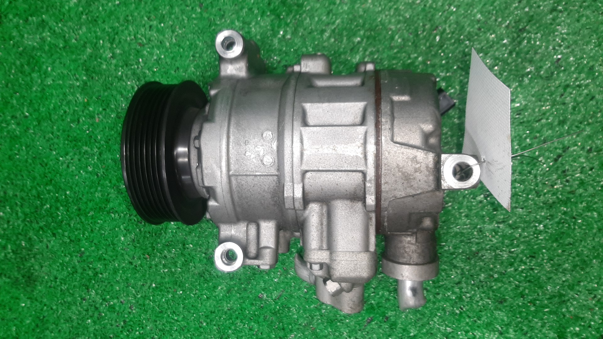 Компрессор кондиционера AUDI A4 8K2 CDNB 8KD260805 1 ракурс