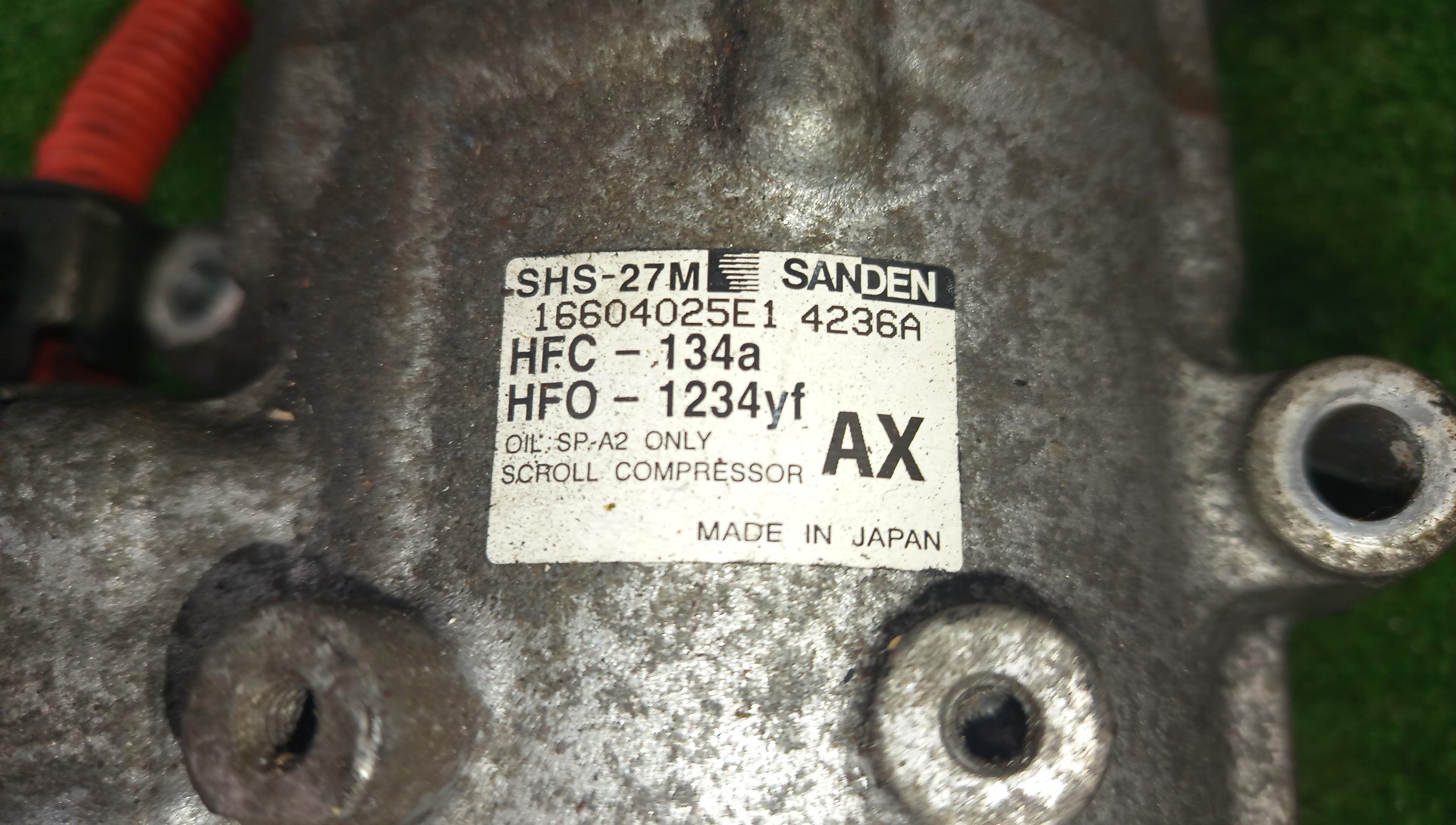 Компрессор кондиционера HONDA JADE FR4 LEB SHS-27M 3 ракурс