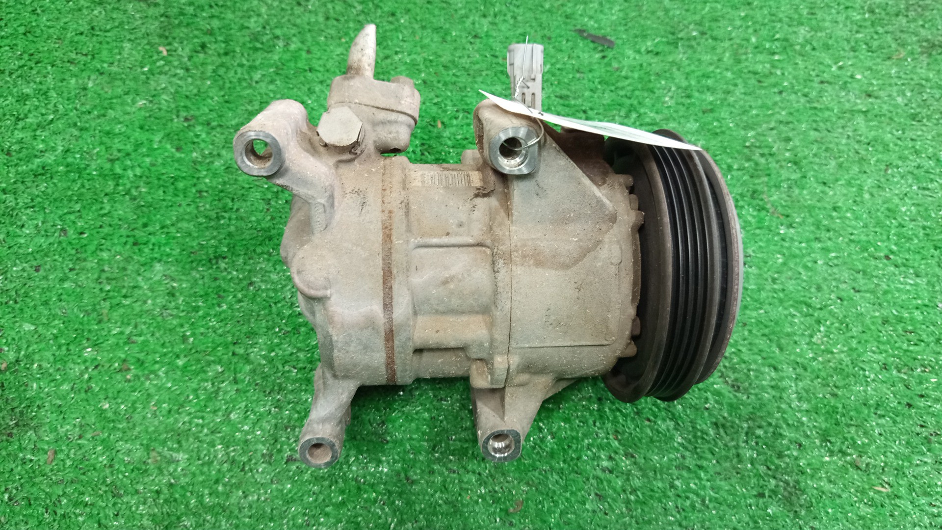 Компрессор кондиционера TOYOTA RACTIS NCP125 1NZ-FE 447260-4201 1 ракурс