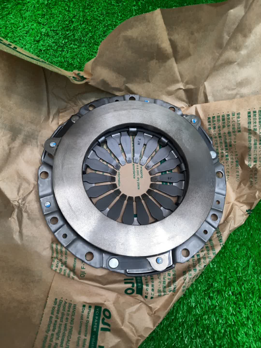 Корзина сцепления SUZUKI JIMNY JB64W R06A 22100-77R00 3 ракурс