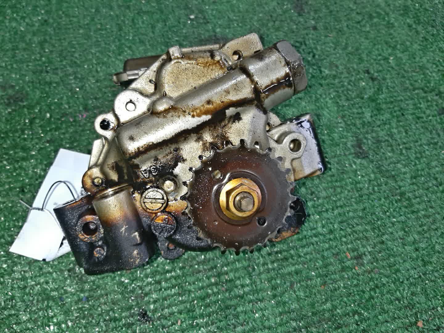 Масляный насос TOYOTA RAV4 ACA21W 1AZ-FSE 3 ракурс