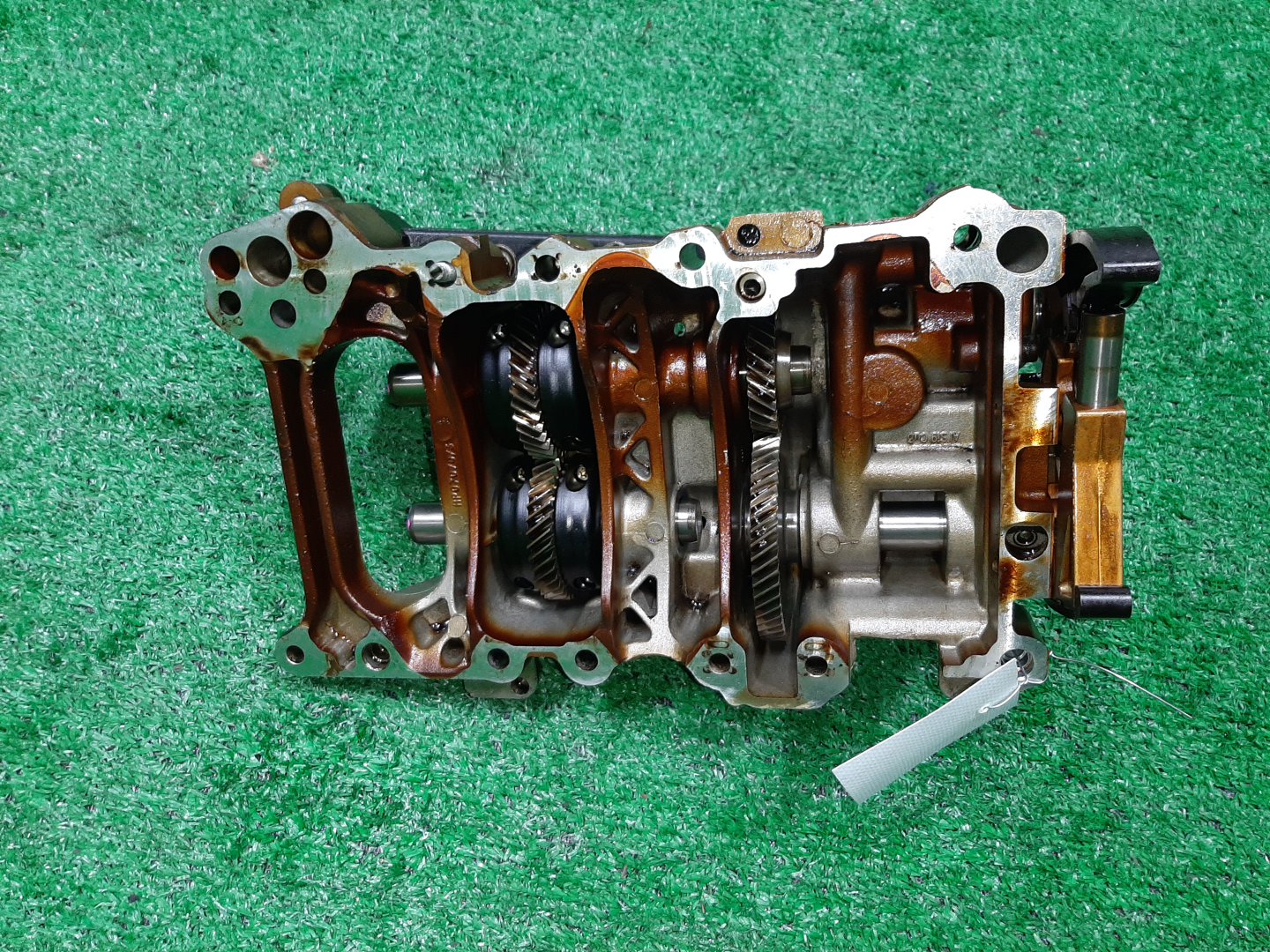 Масляный насос AUDI A4 8EC ALT 8045020508 1 ракурс