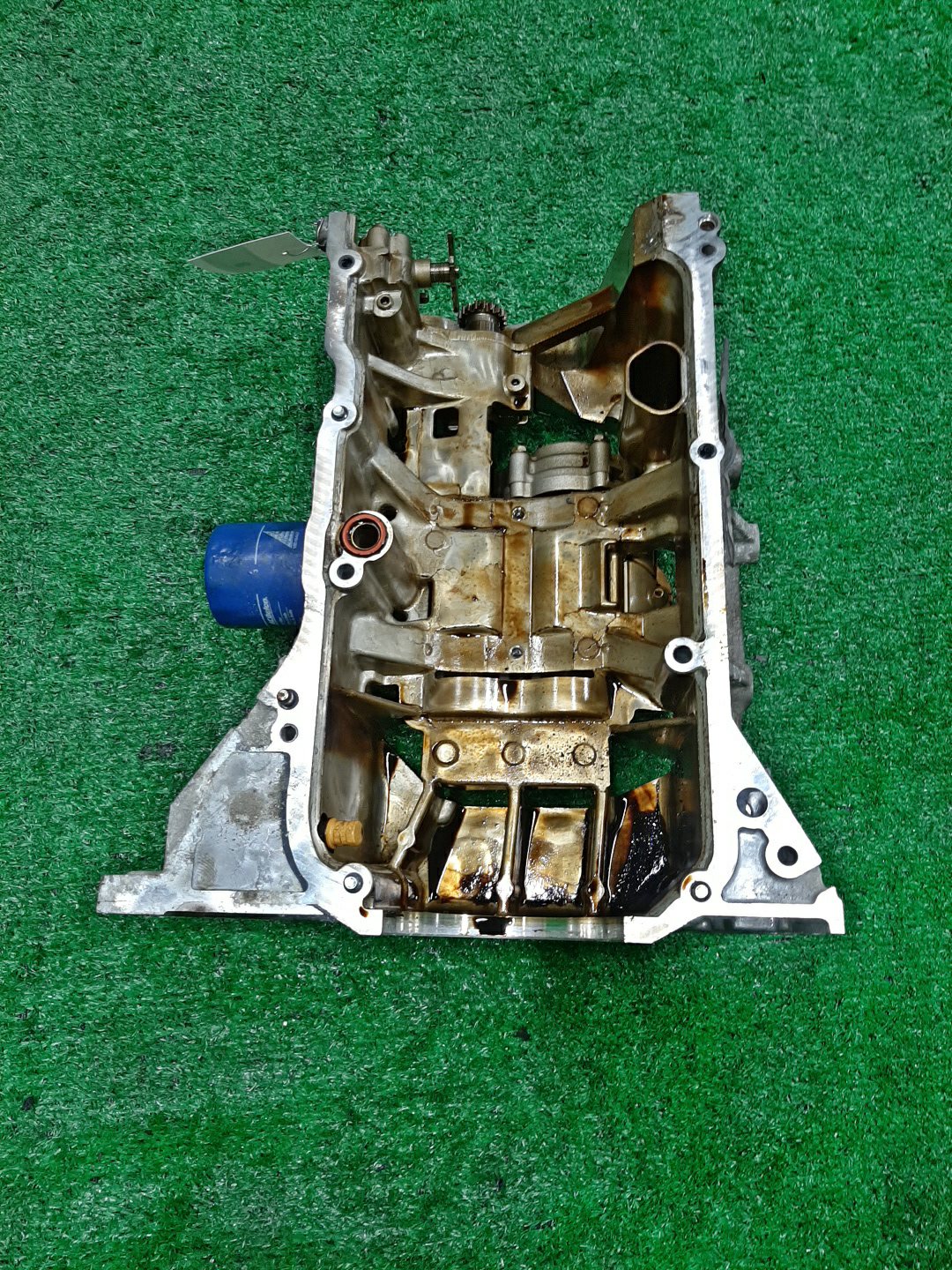 Масляный насос NISSAN SERENA GFNC27 MR20DD 1 ракурс Масляный насос NISSAN SERENA GFNC27 MR20DD 1 ракурс