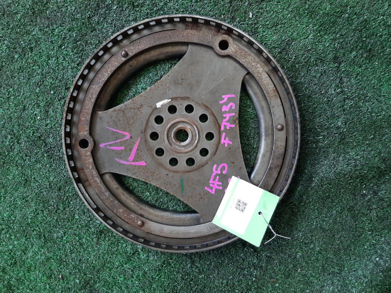 Маховик AUDI A6 4F5 AUK 06E105323B 1 ракурс