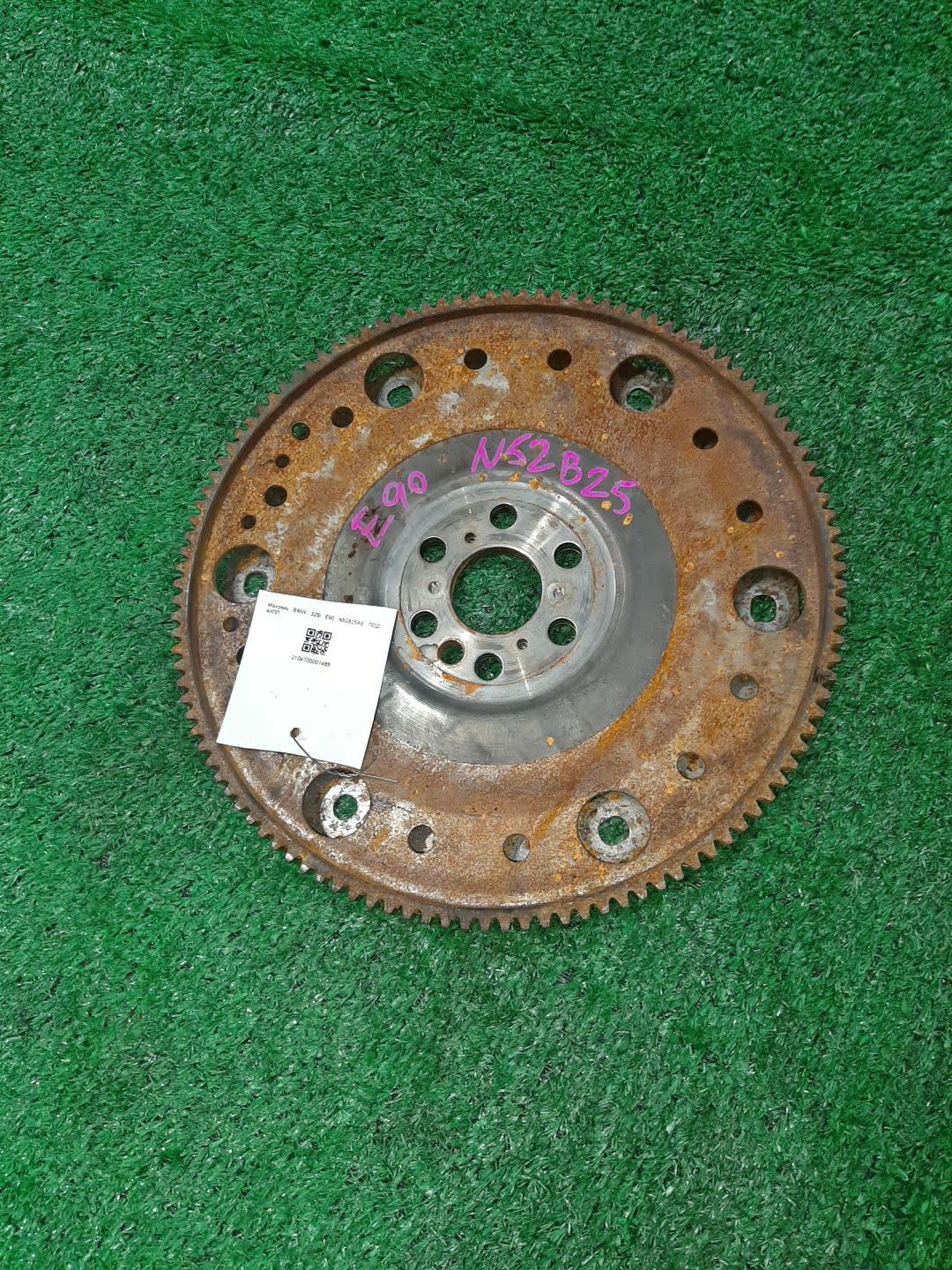 Маховик BMW 3-Series E90 N52B25AE 1 ракурс Маховик BMW 3-Series E90 N52B25AE 1 ракурс