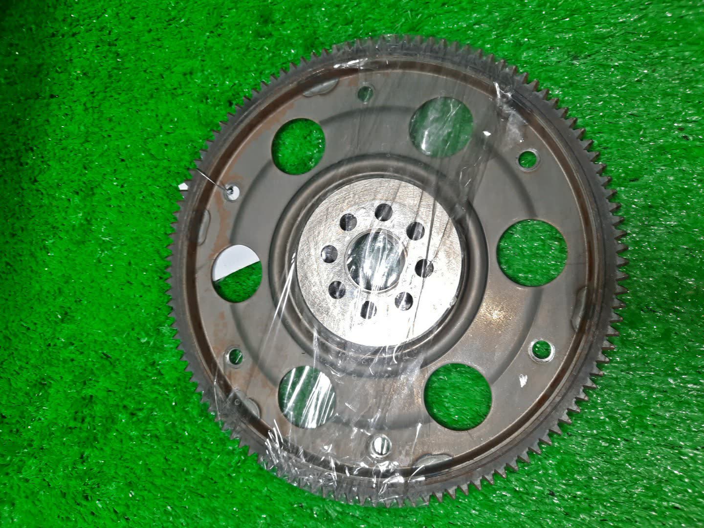 Маховик TOYOTA NOAH ZRR70G 3ZR-FAE 2 ракурс