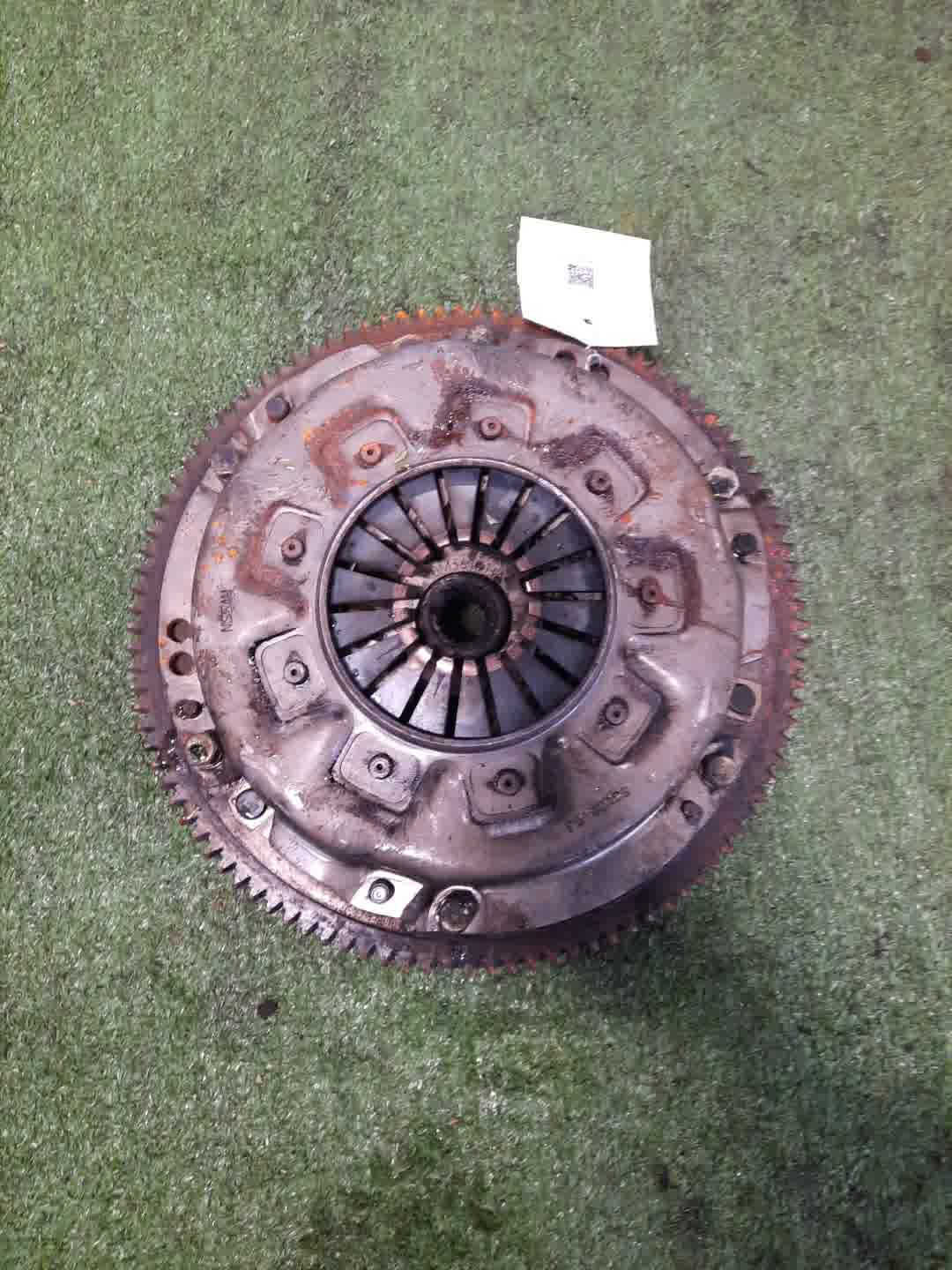 Маховик NISSAN PULSAR N15 GA15DE 1 ракурс