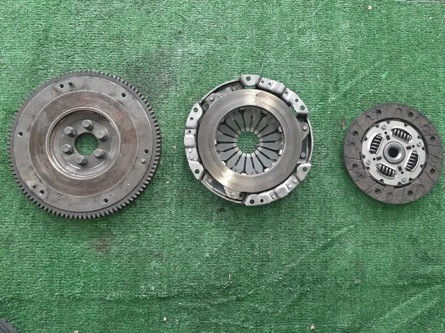 Маховик NISSAN PULSAR N15 GA15DE 2 ракурс