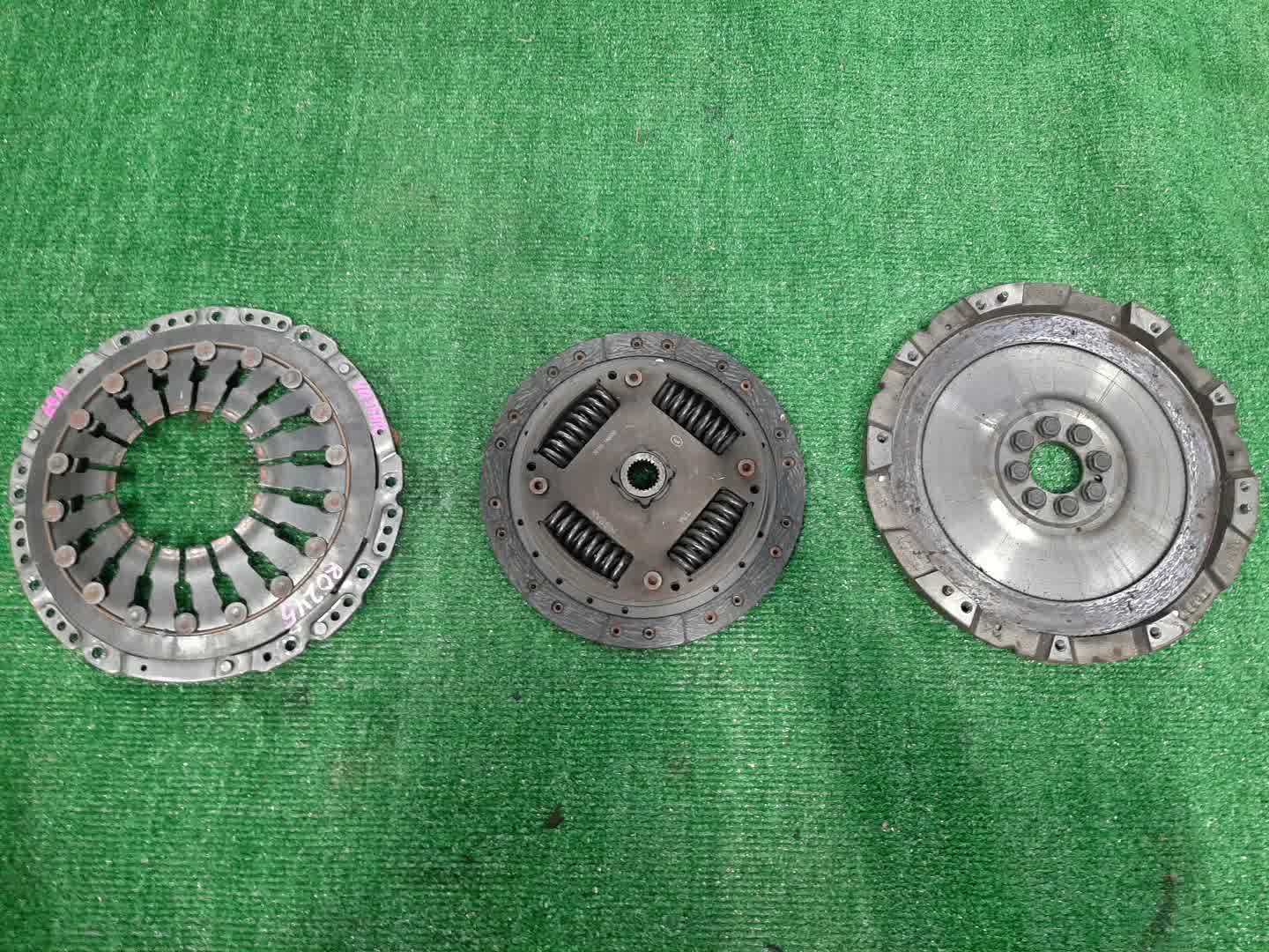 Маховик NISSAN SKYLINE HV37 VQ35HR 1 ракурс
