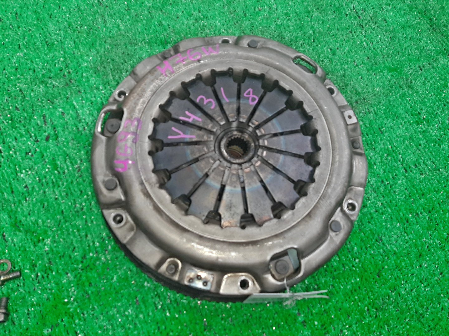 Маховик MITSUBISHI PAJERO IO H76W 4G93 1 ракурс Маховик MITSUBISHI PAJERO IO H76W 4G93 1 ракурс