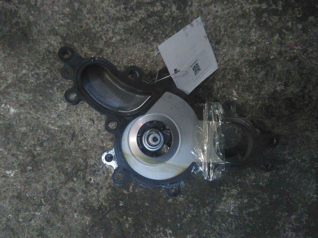 Помпа LEXUS LS460 USF40 1UR-FSE 2 ракурс