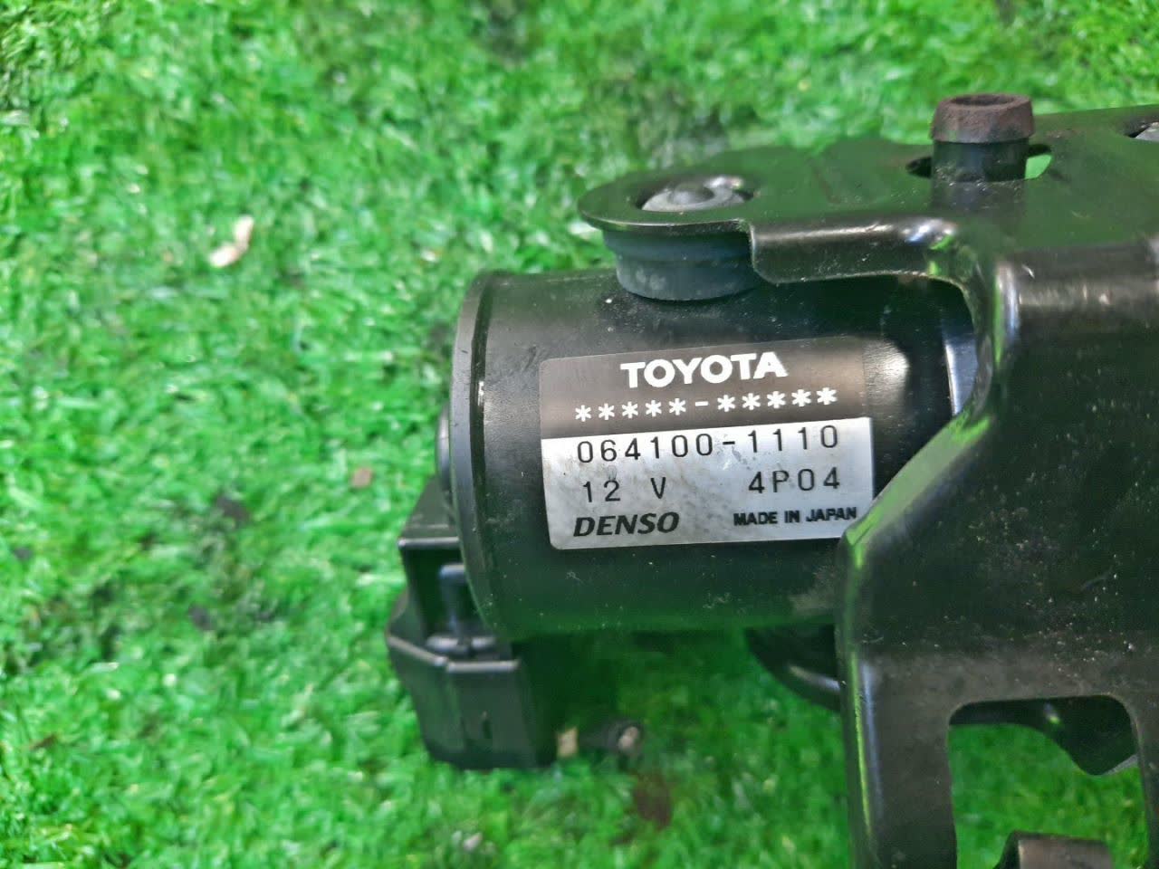 Помпа TOYOTA ALPHARD ATH20W 2AZ-FXE 064100-1110 3 ракурс