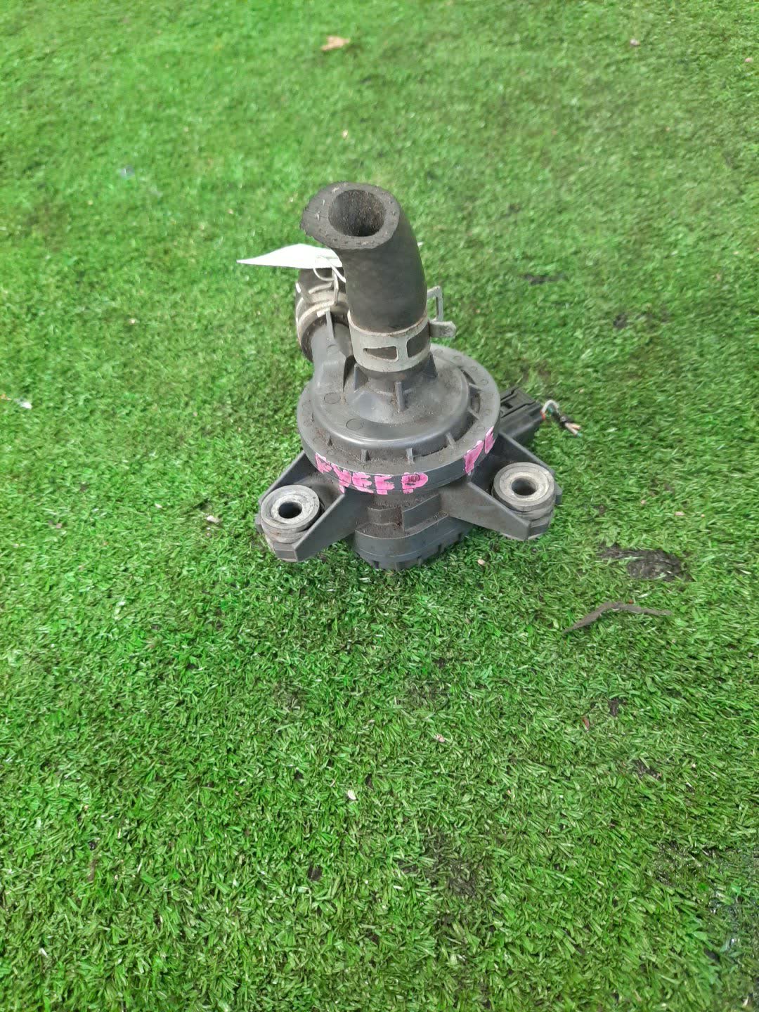 Помпа MAZDA AXELA BYEFP PE-VPH B45L303P0 1 ракурс