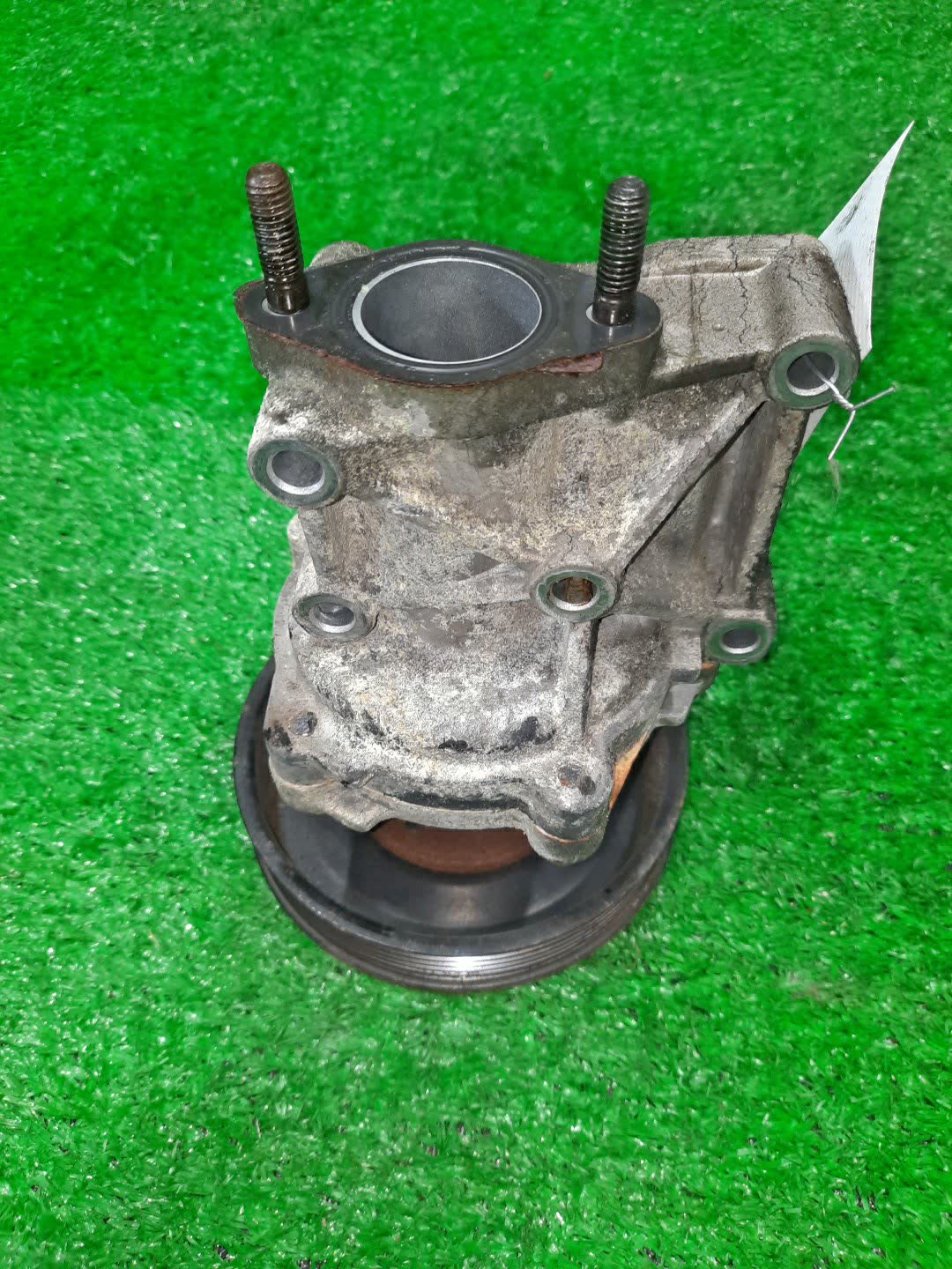 Помпа MITSUBISHI OUTLANDER CW5W 4B12 1 ракурс