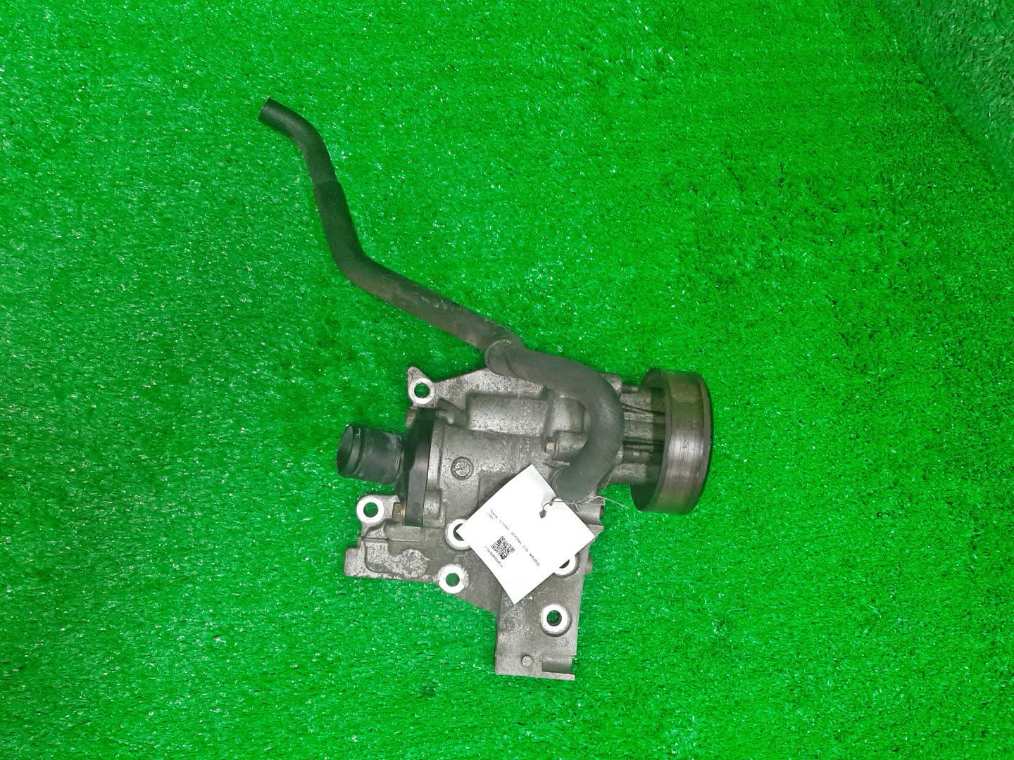 Помпа NISSAN SERENA C25 MR20DE 1 ракурс Помпа NISSAN SERENA C25 MR20DE 1 ракурс