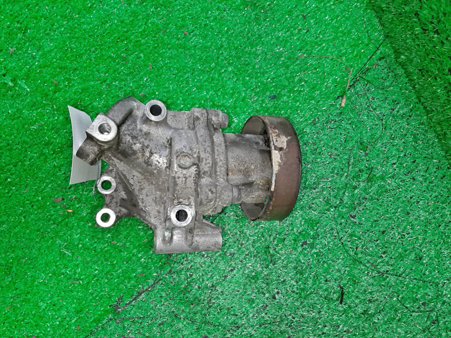 Помпа NISSAN TEANA TNJ32 QR25DE 1 ракурс Помпа NISSAN TEANA TNJ32 QR25DE 1 ракурс