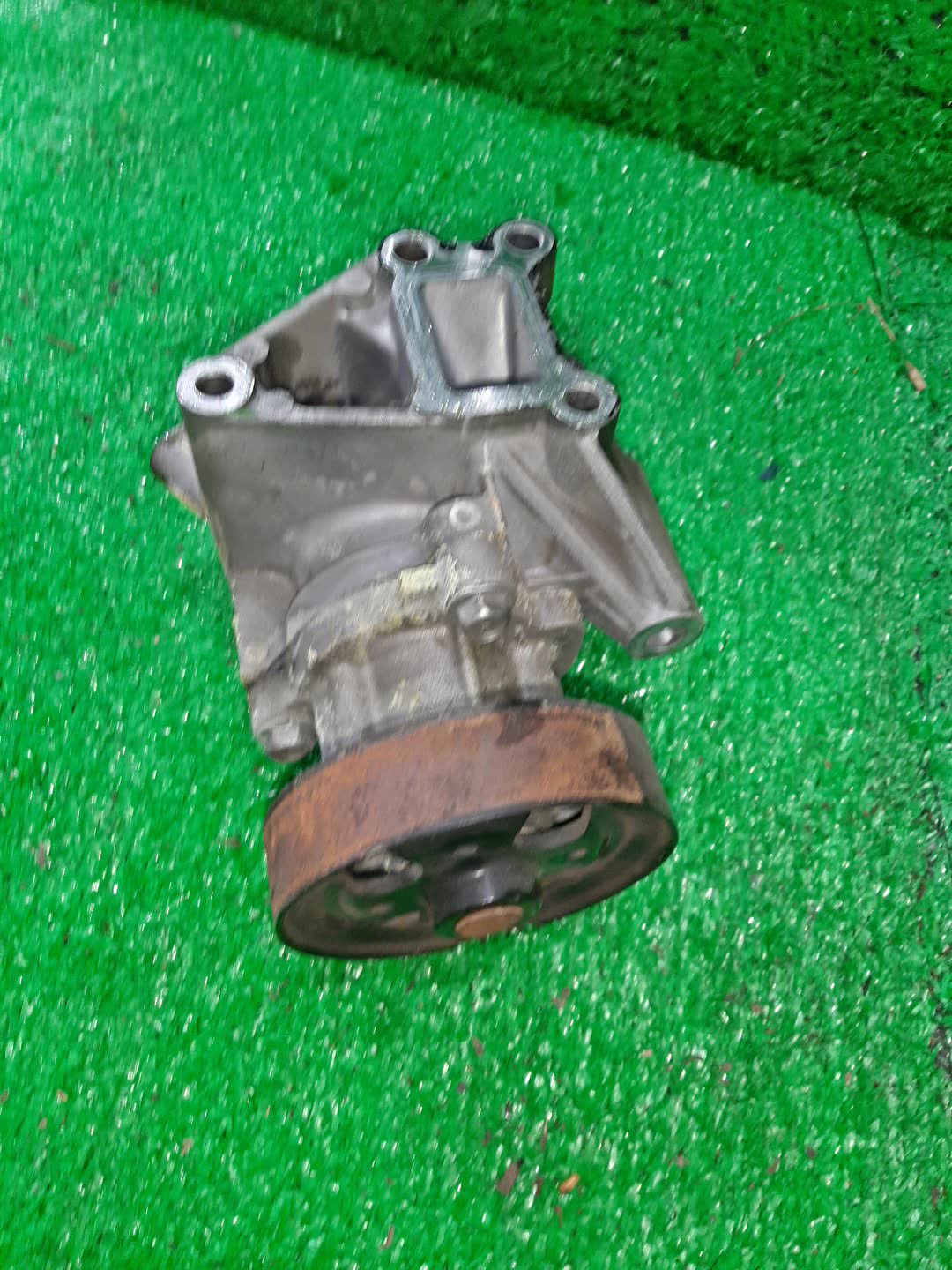 Помпа NISSAN TEANA TNJ32 QR25DE 2 ракурс