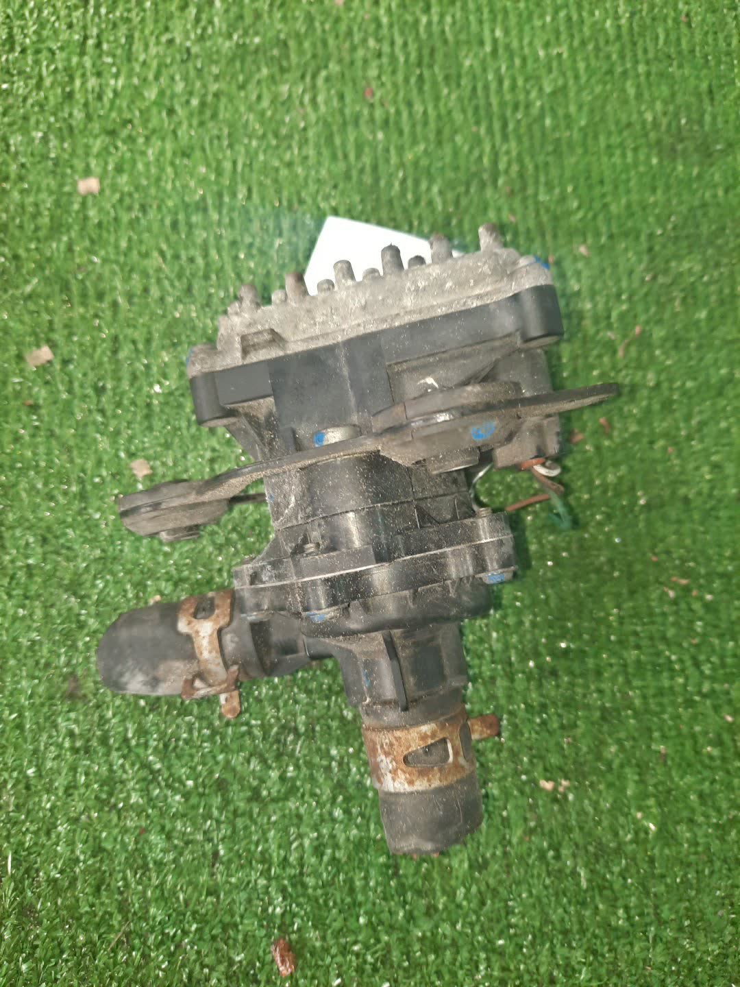 Помпа TOYOTA ESTIMA AHR20W 2AZ-FXE 1 ракурс