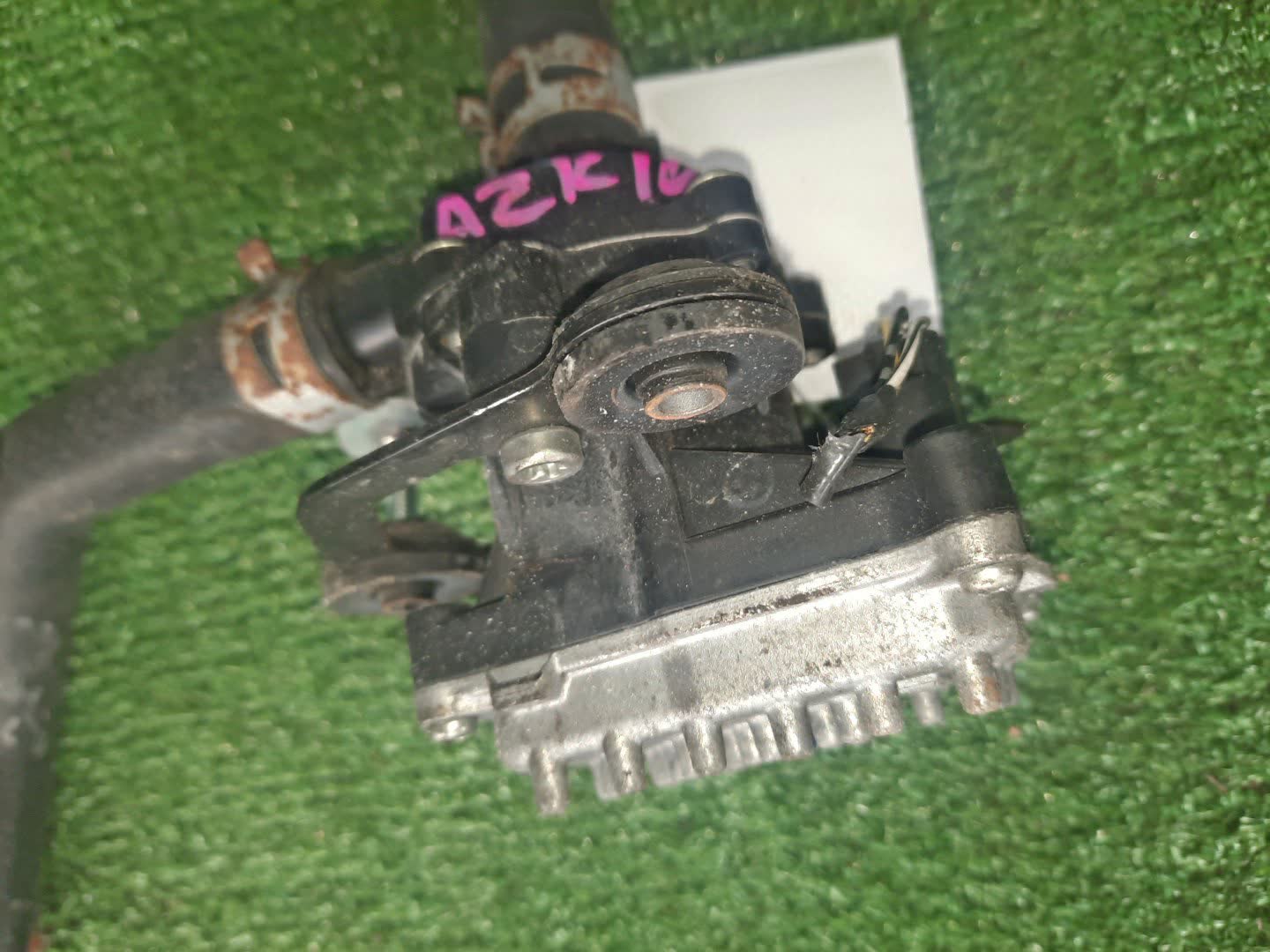 Помпа TOYOTA SAI AZK10 2AZ-FXE 2 ракурс
