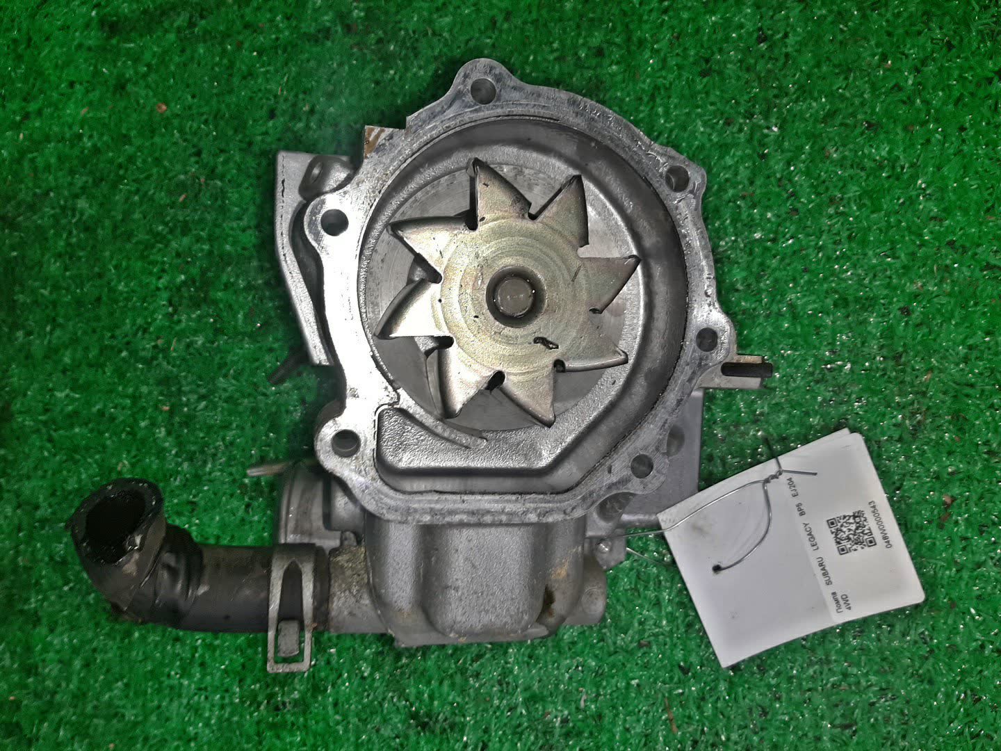 Помпа SUBARU LEGACY BP5 EJ204 2 ракурс