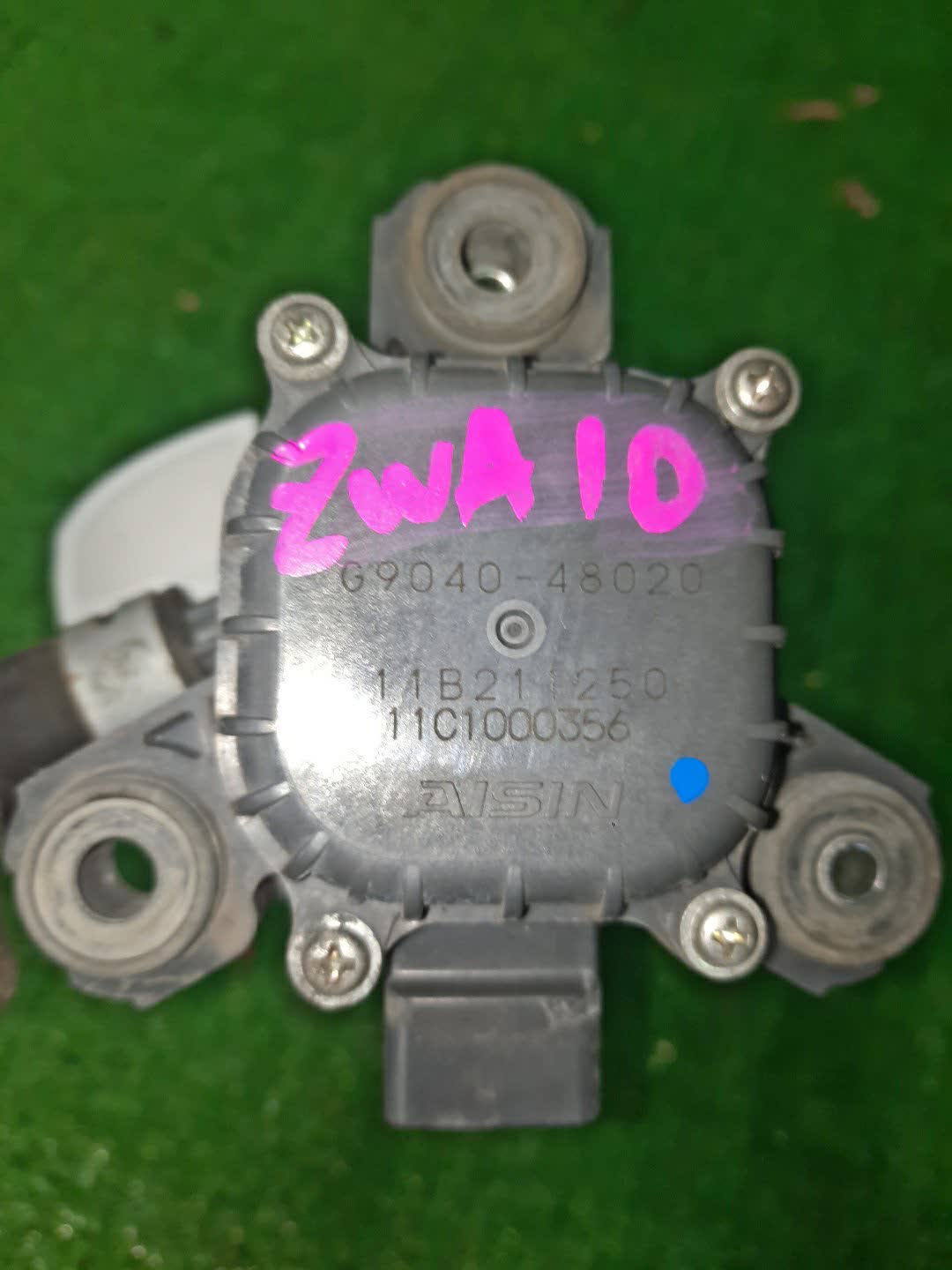 Помпа инвертора LEXUS CT200H ZWA10 2ZR-FXE G9040-48020 2 ракурс
