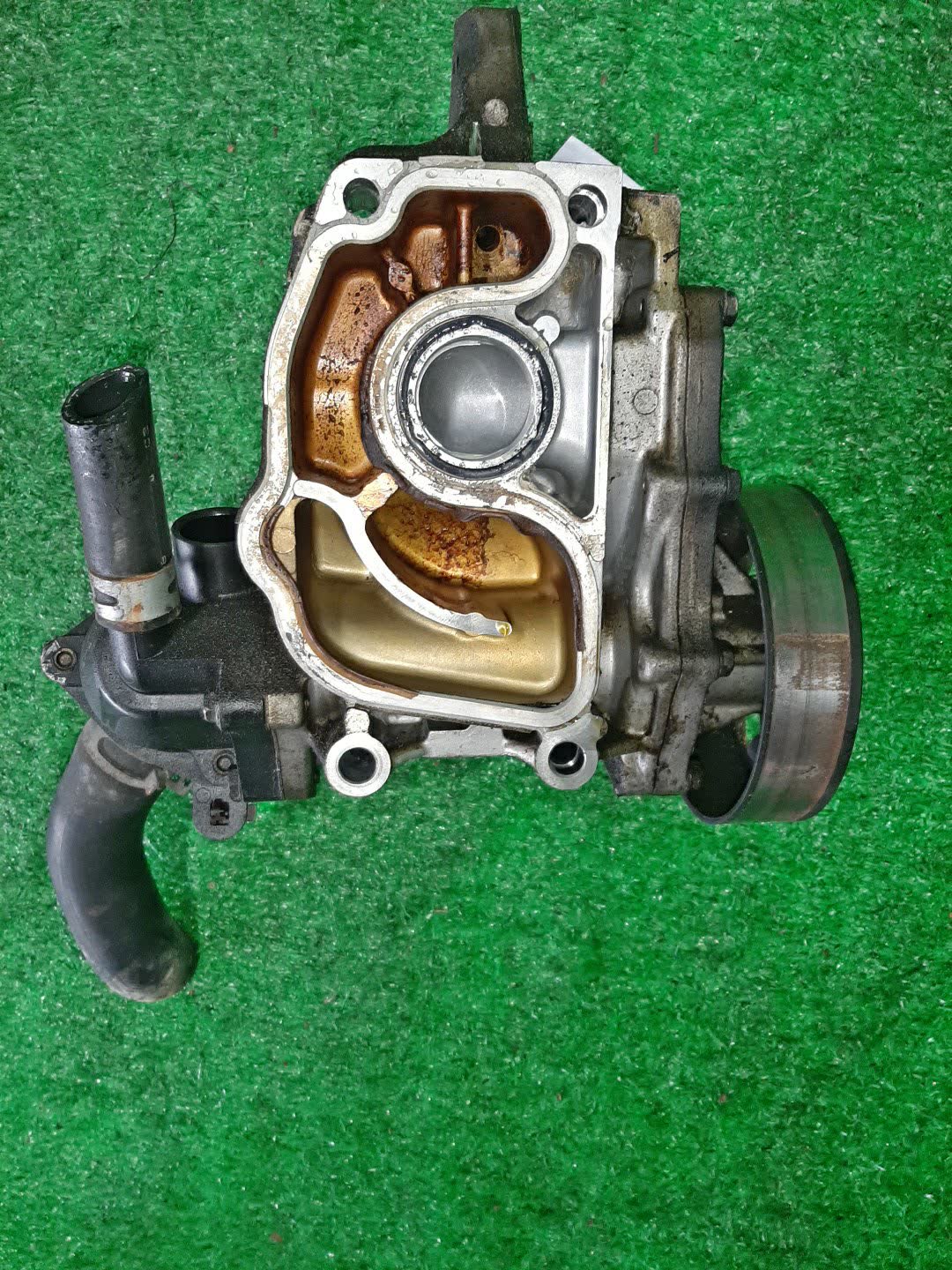 Помпа HONDA STEPWGN RF7 K24A 2 ракурс
