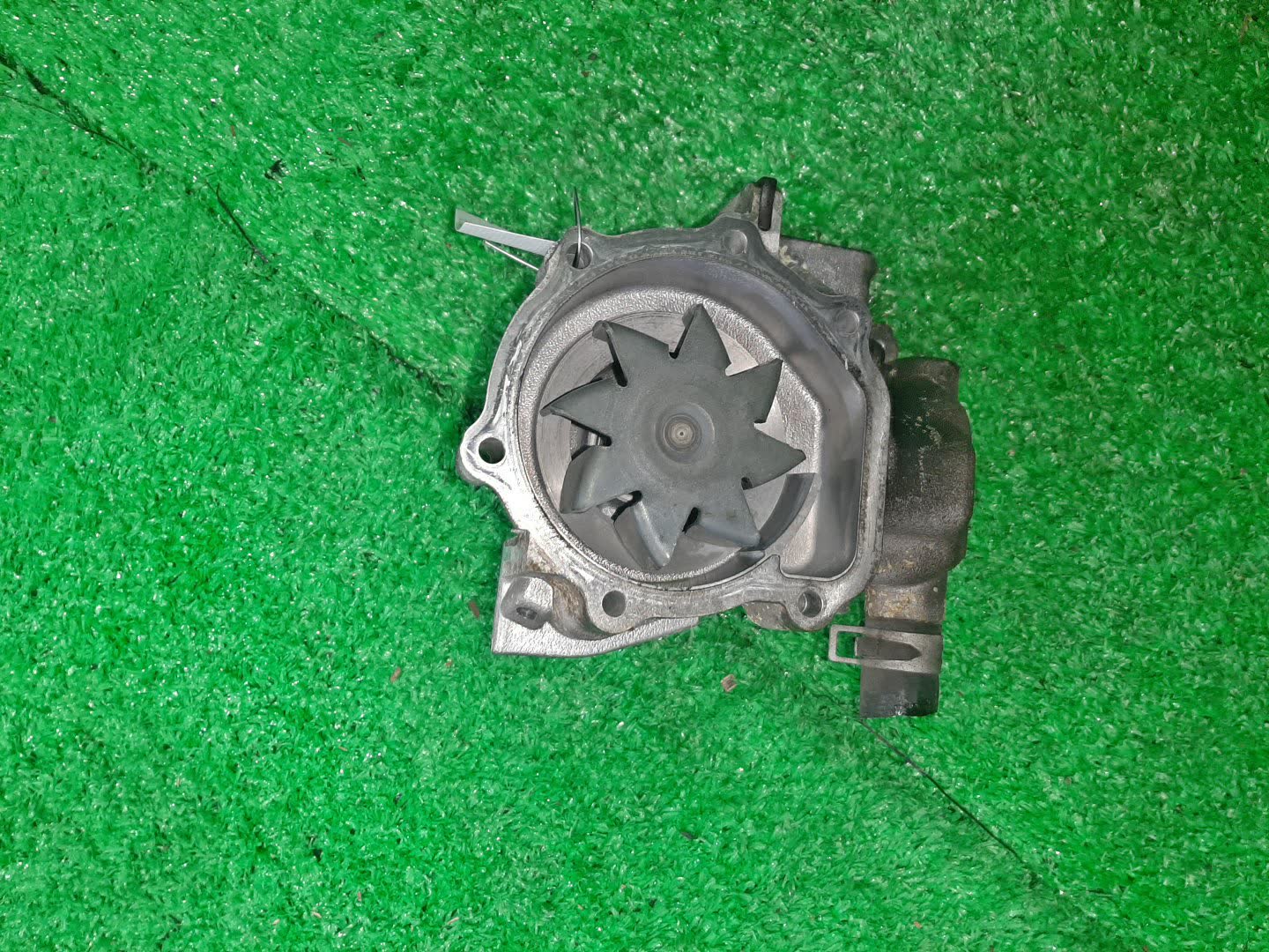 Помпа SUBARU LEGACY BP5 EJ203 2 ракурс